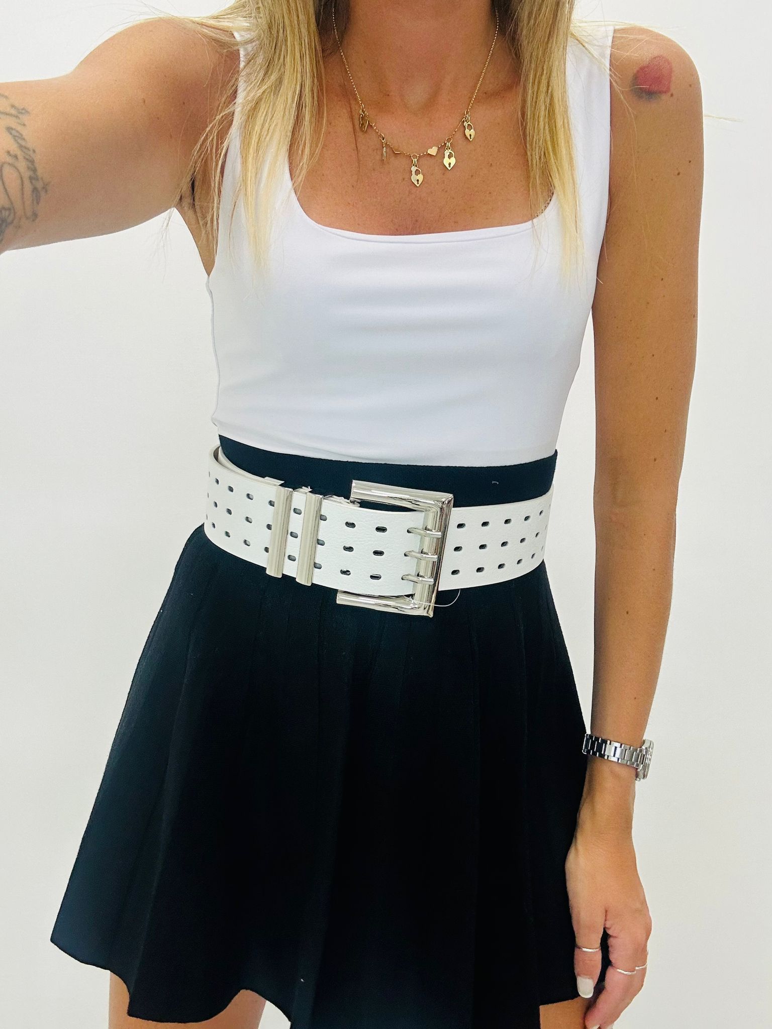 Ceinture à trous et boucle argentée - Blanc