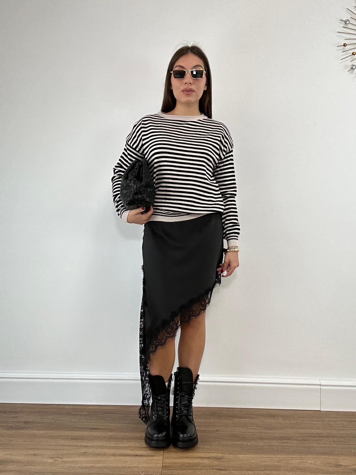 Maglioncino a righe A3214 - Nero