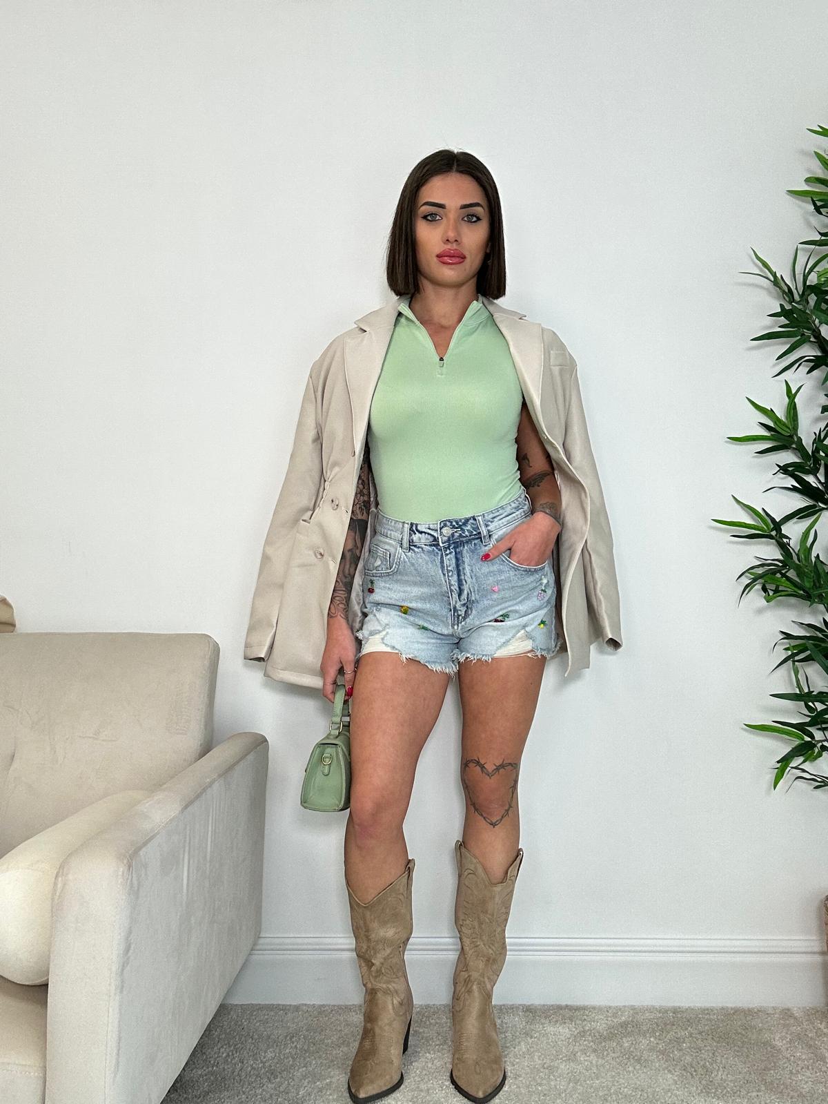Short en jean à détails en relief - Délavage clair