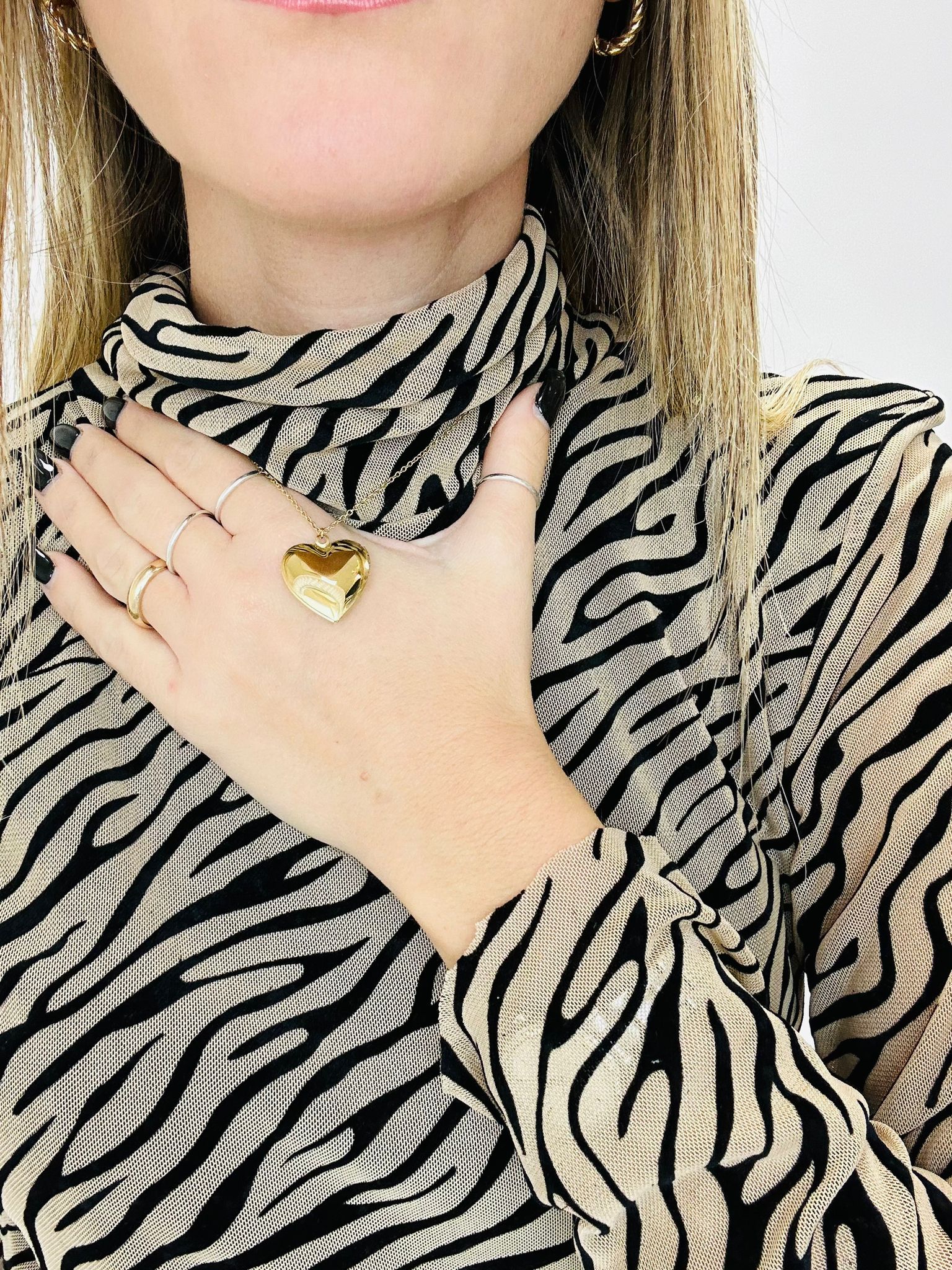 Collier avec coeur ouvrant doré - AC141