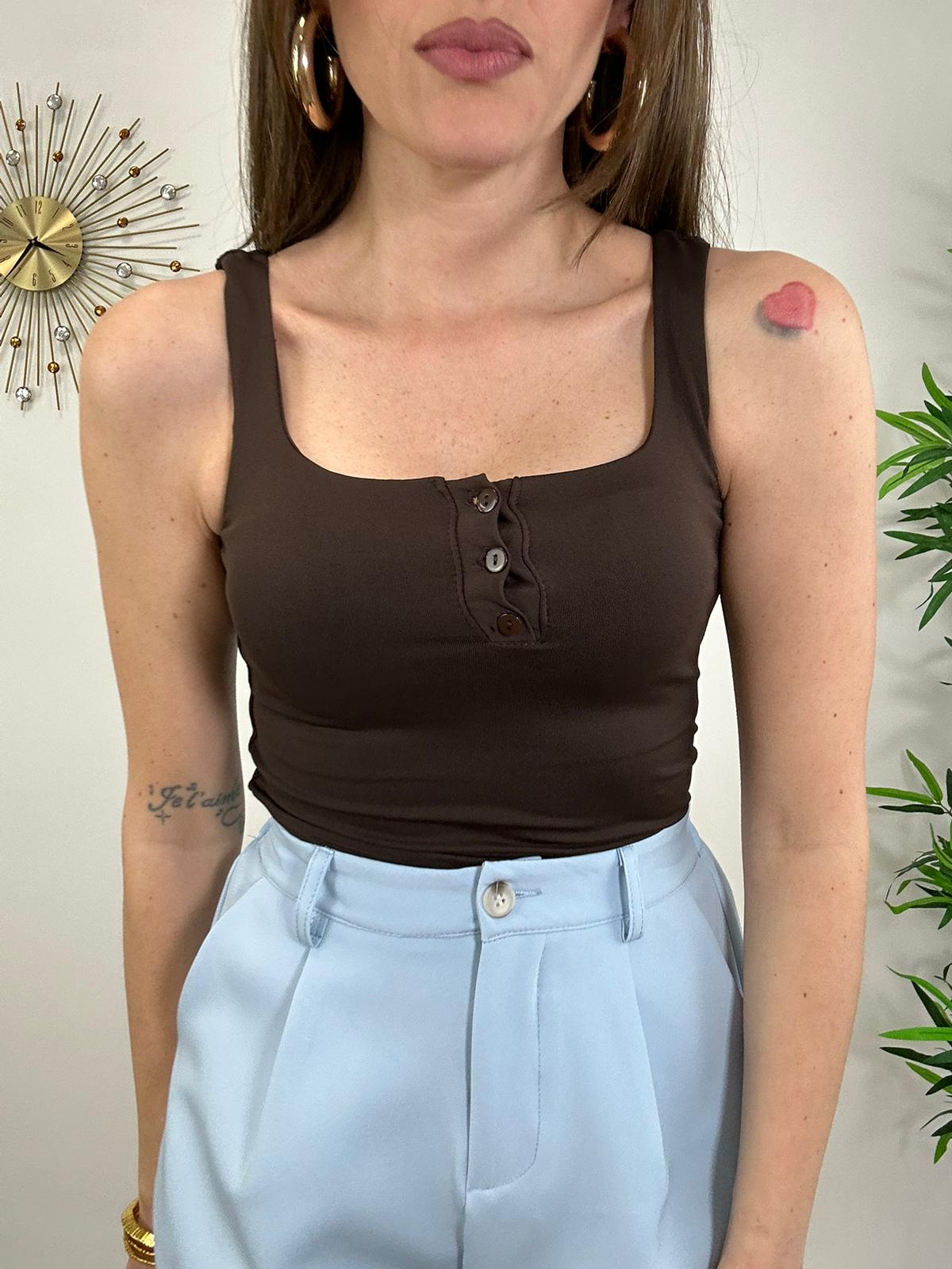 Top con bottoncini 12661  - Marrone