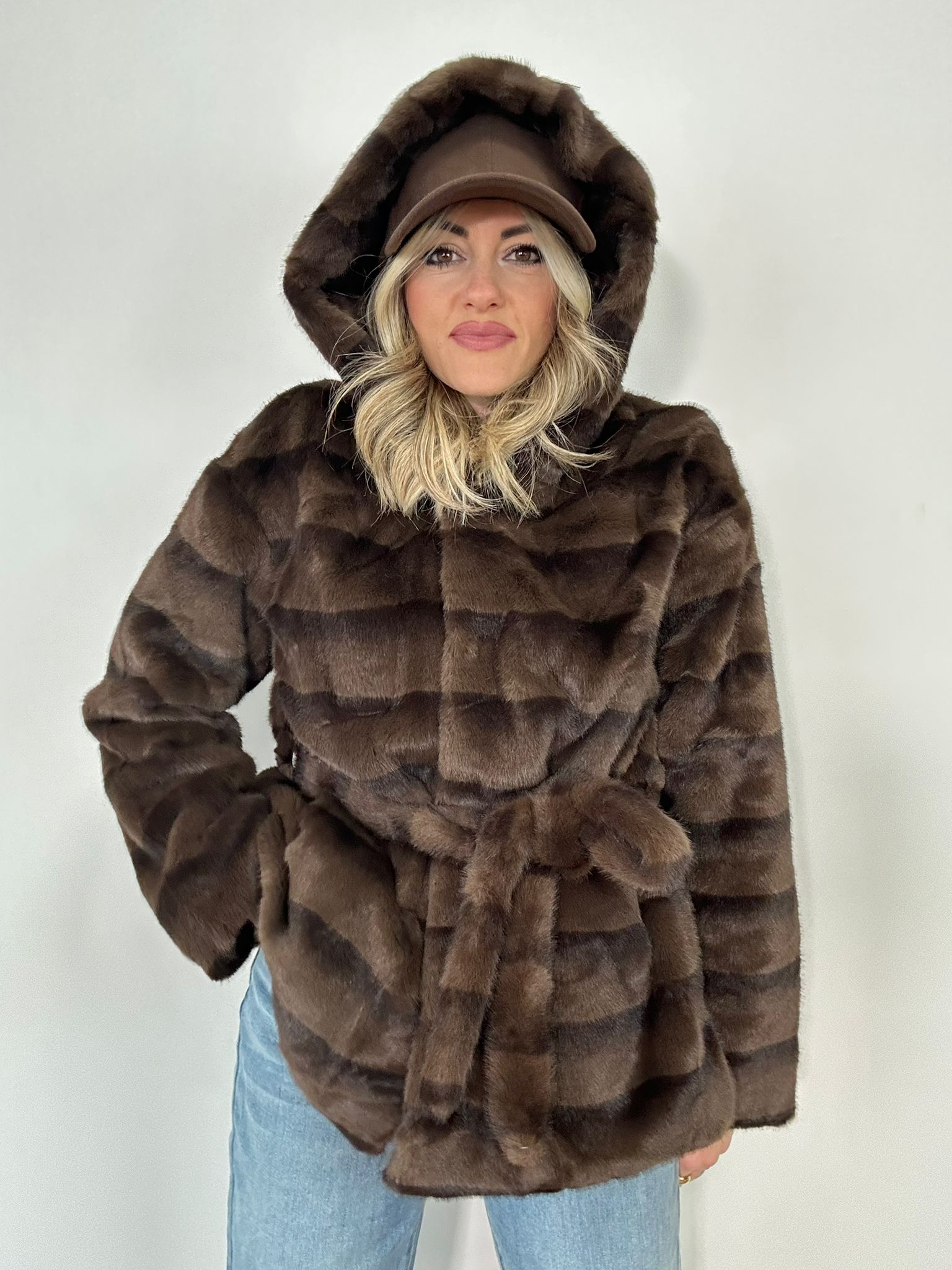 Cappotto in ecopelliccia PJ8215 - Marrone
