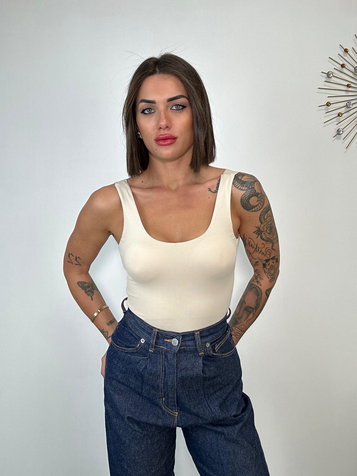 Body con coppe scollo rotondo - Beige