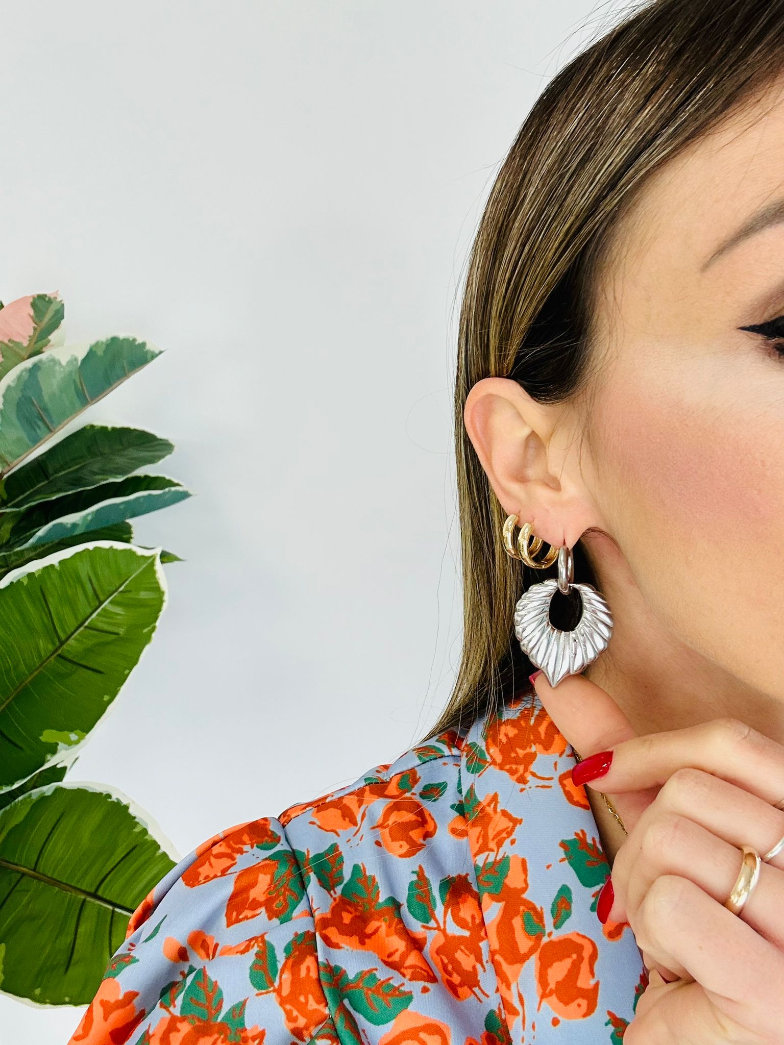Boucles d'oreilles créoles avec pendentif feuille - Argent