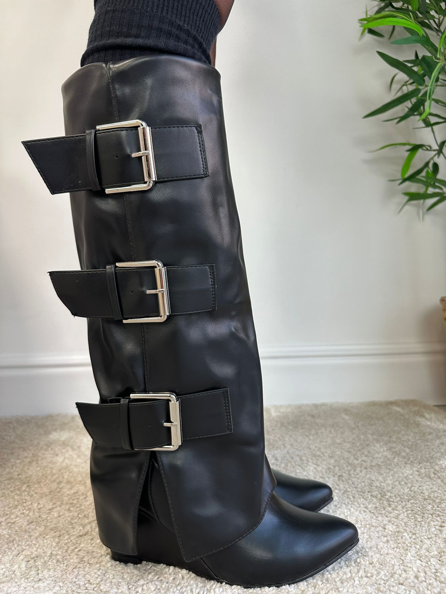 Botte à cale et boucles - Noir