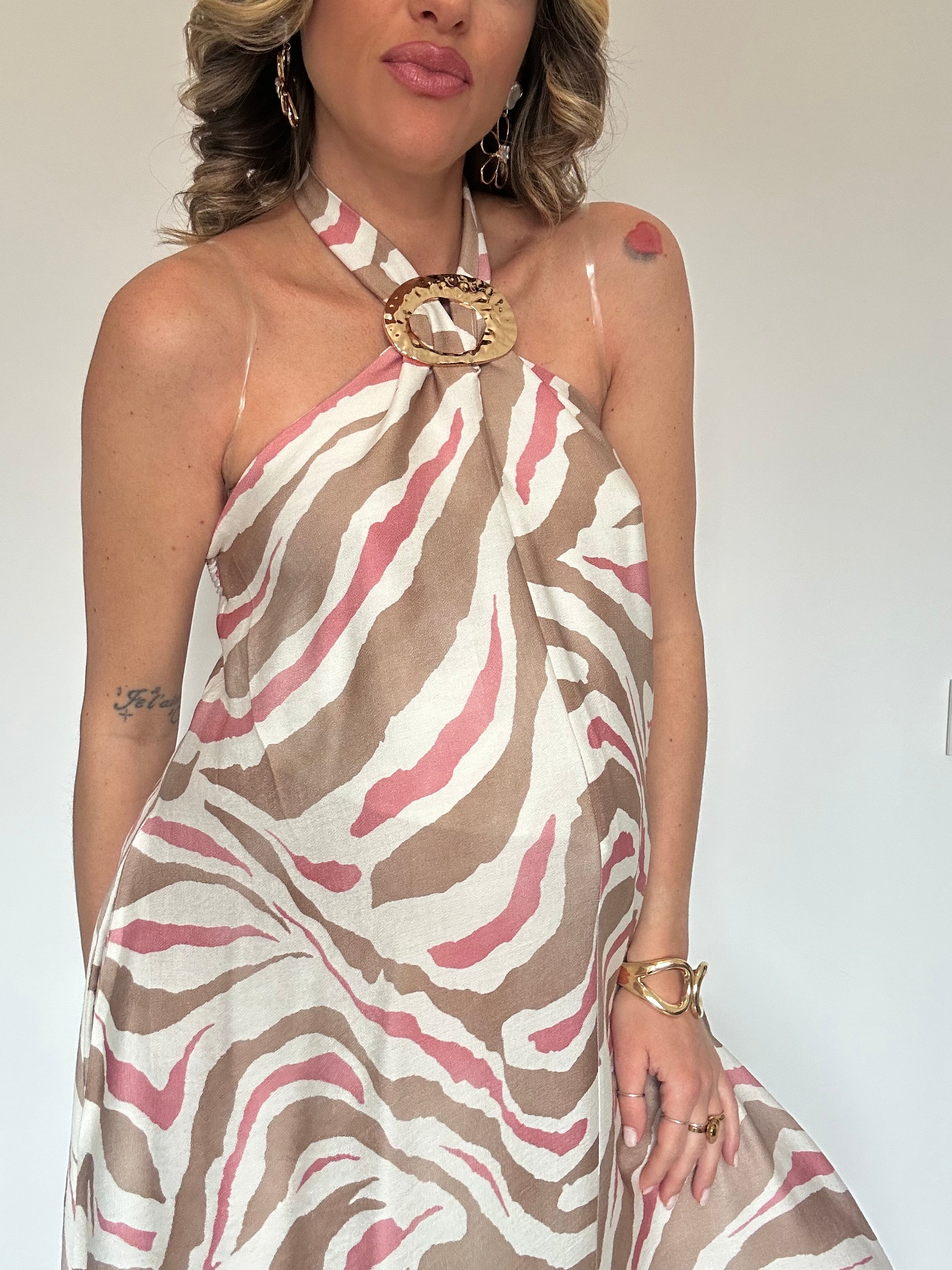 Abito Scollo Halter con dettaglio Oro - Fango e Rosa