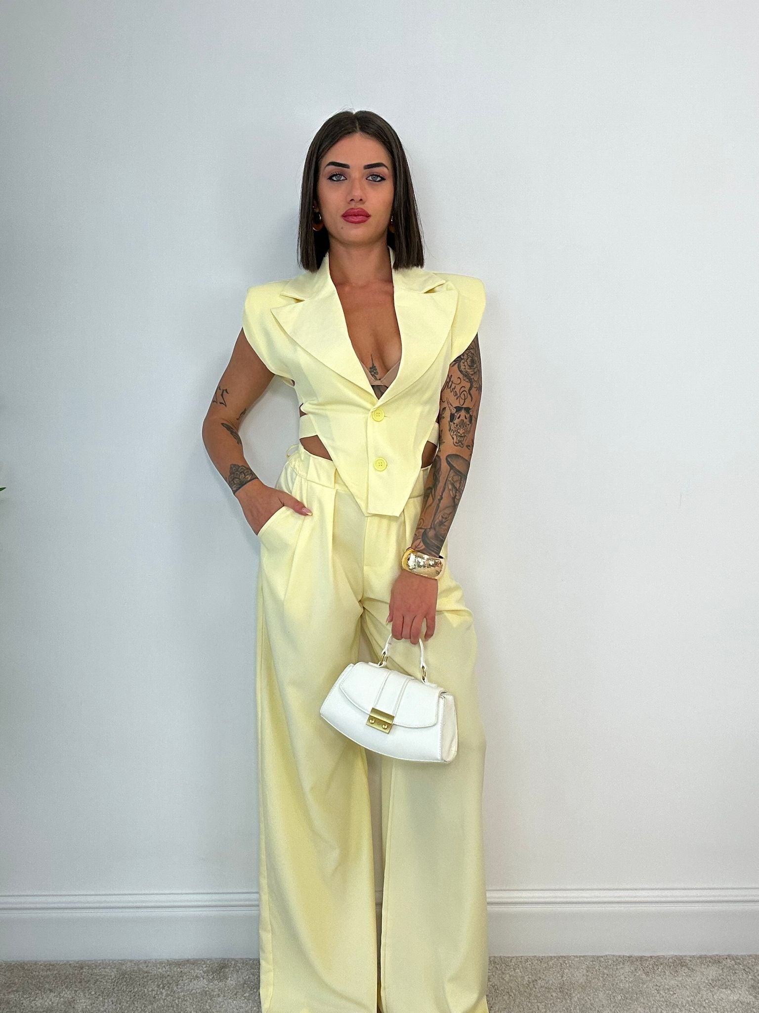 Tailleur Barcellona (Blazer crop asimmetrico + Pantalone) Giallo Pastello