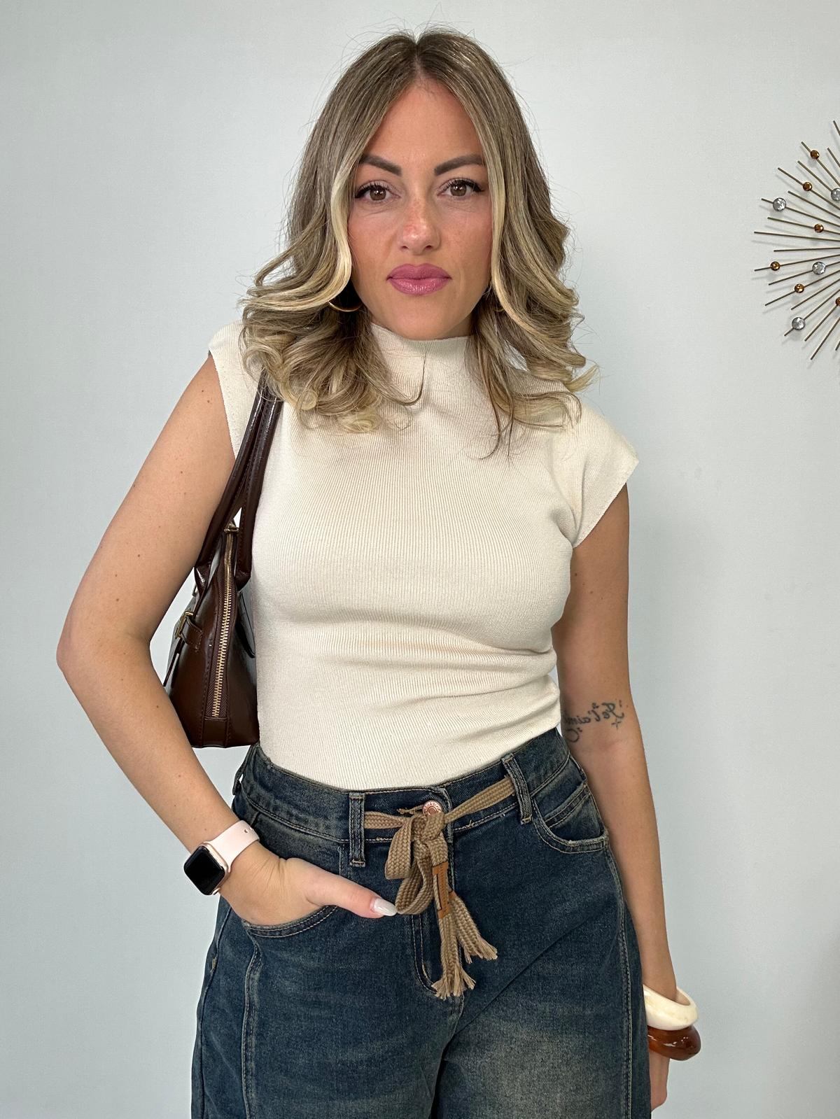 Maglia con taglio asimmetrico - Panna