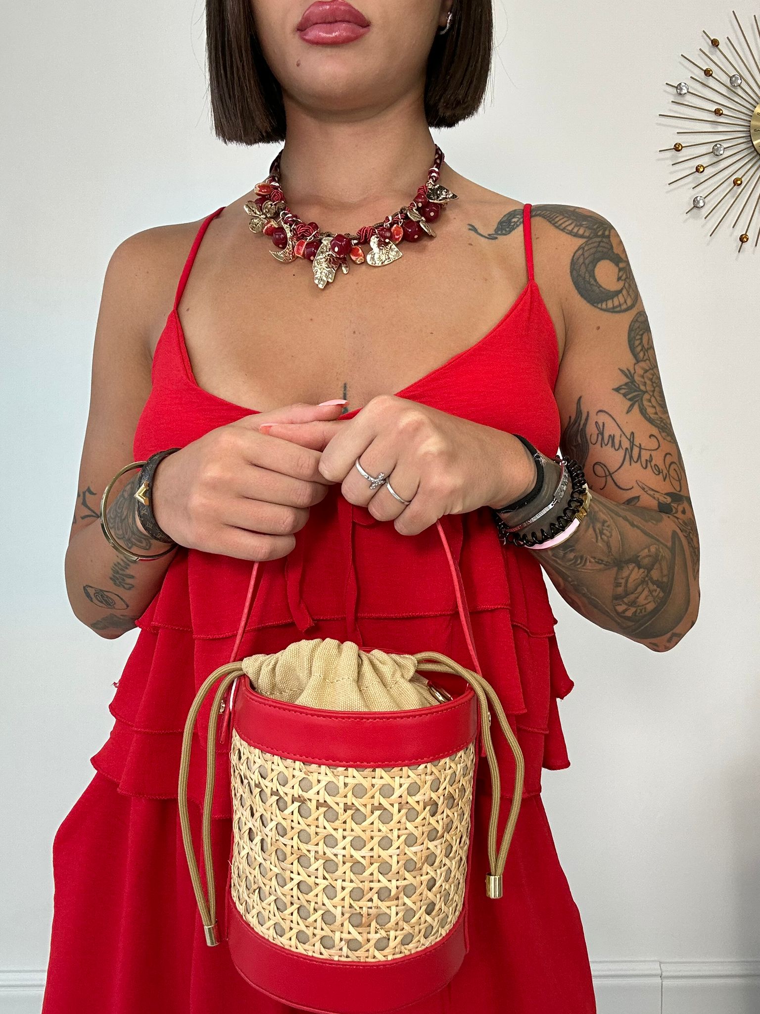 Borsa a secchiello con fori - Beige e Rosso