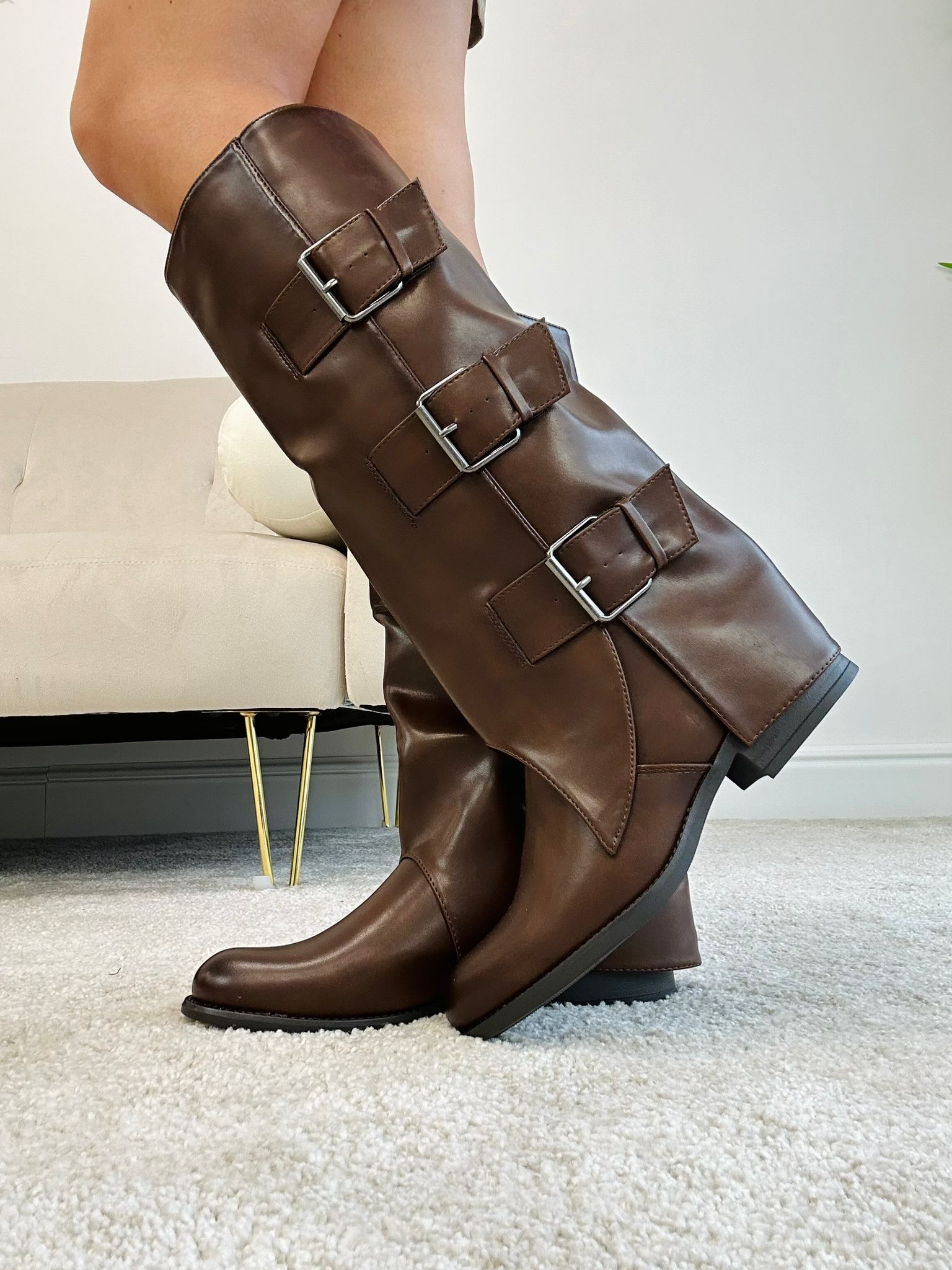 Botte à talon bas avec boucles - Camel