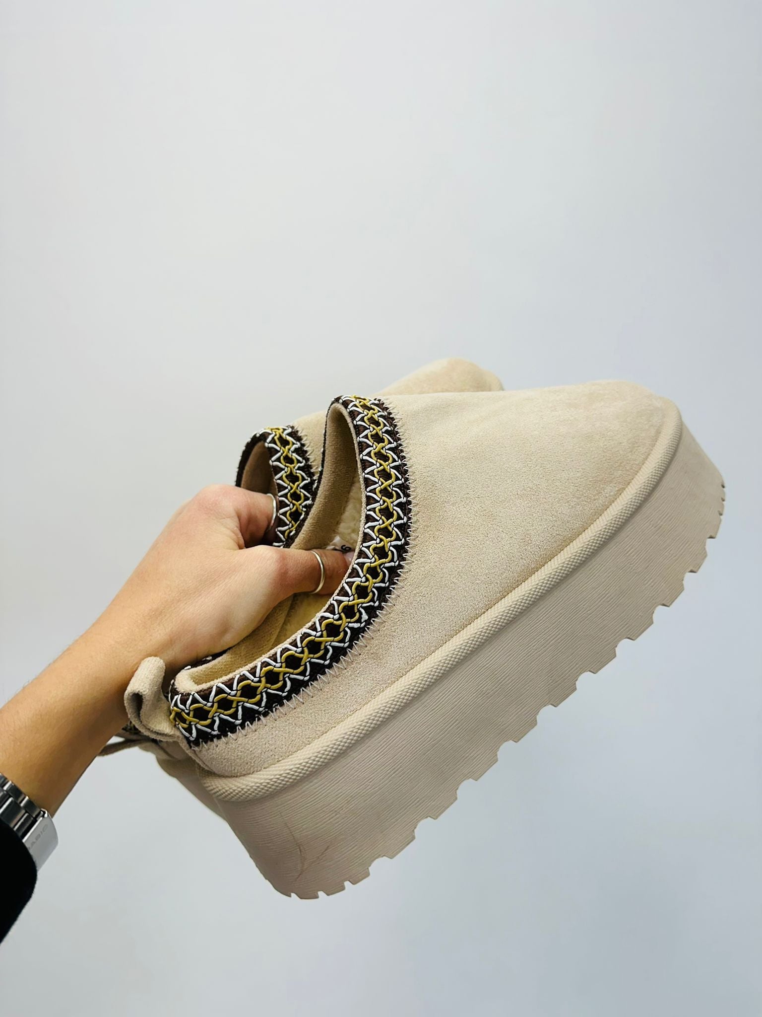 Chaussons avec fourrure et plateau - Beige