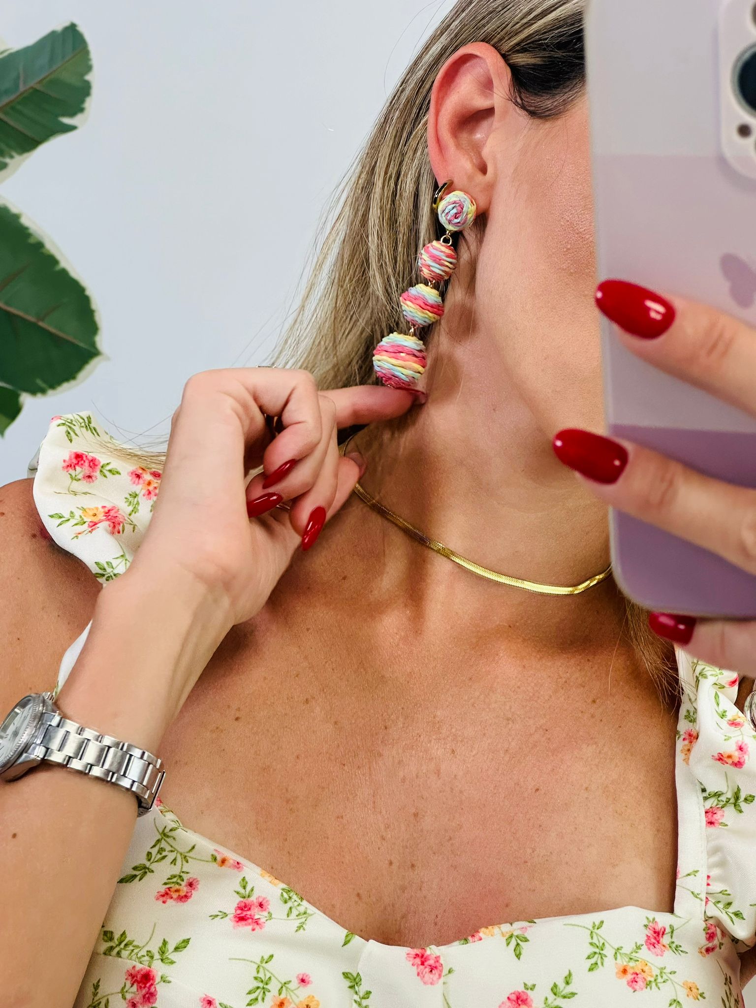 Orecchini pendenti con sfere multicolor