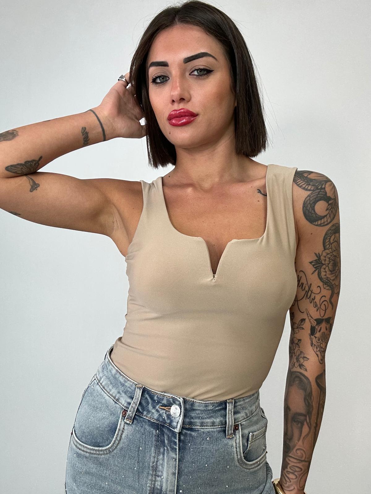 Body Smanicato Scollo a V - Fango