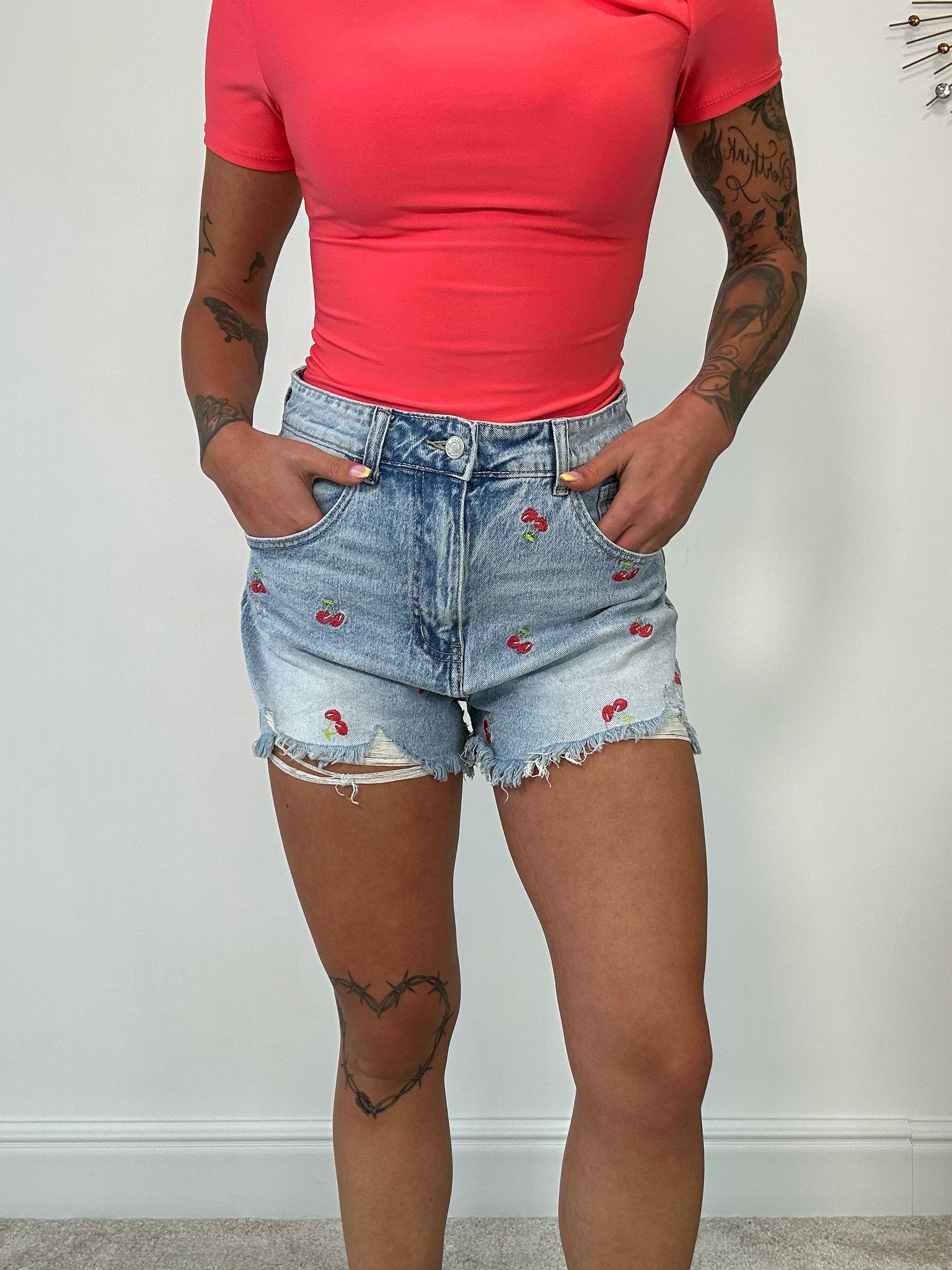 Cherry Denim Shorts – Helle Waschung