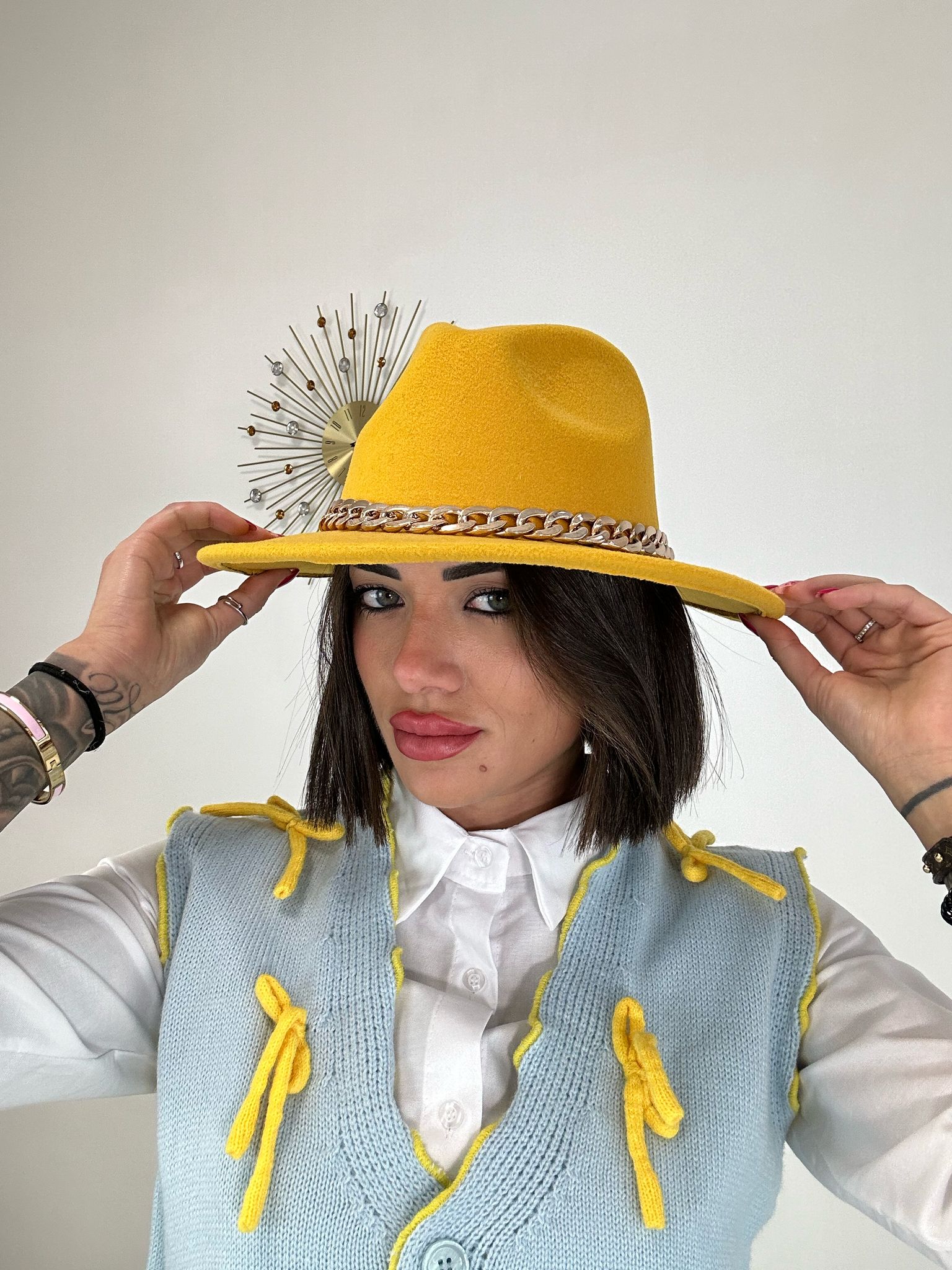 Chapeau avec chaîne - Moutarde