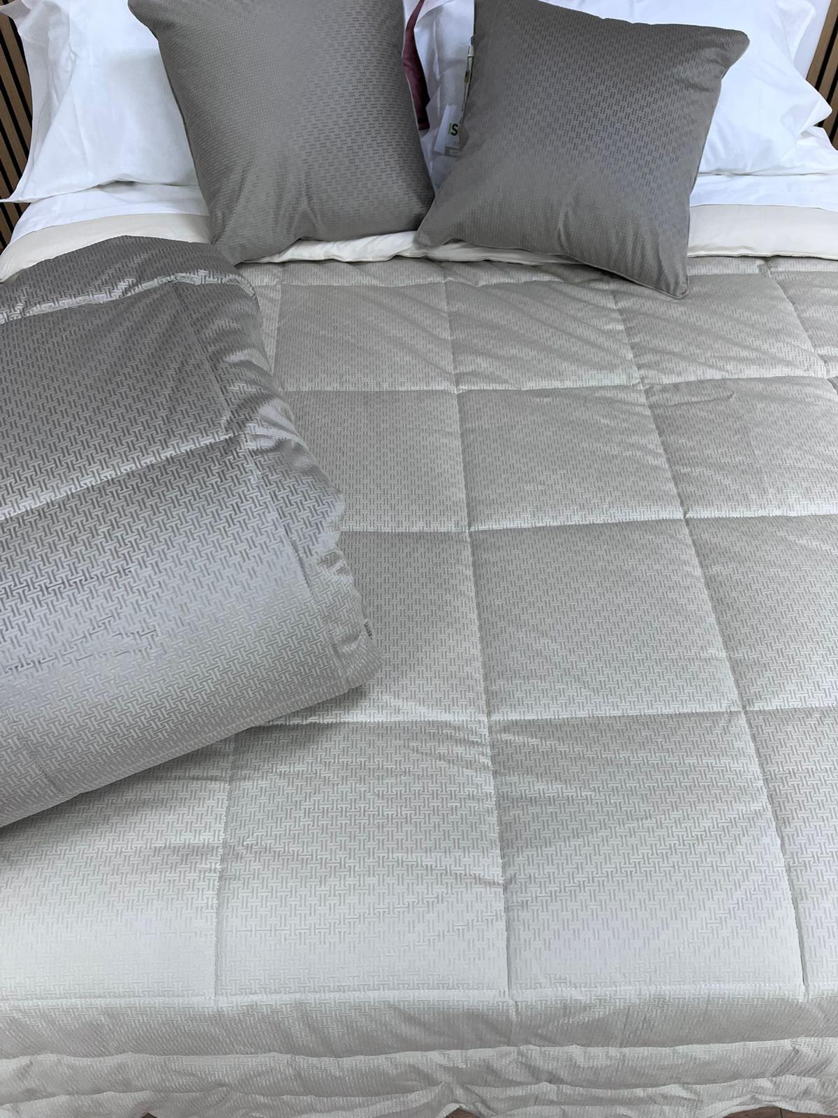 Trapunta matrimoniale in velluto Zaira jacquard -Beige