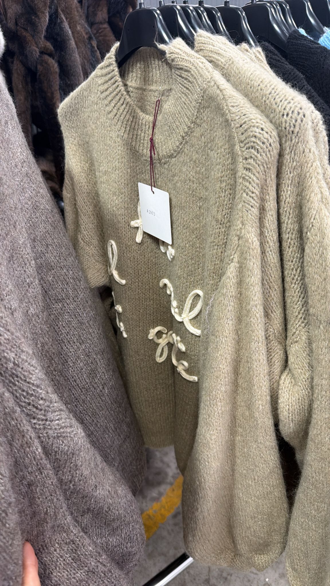 Maglione (ho il mal di gente ) A2903 - Beige