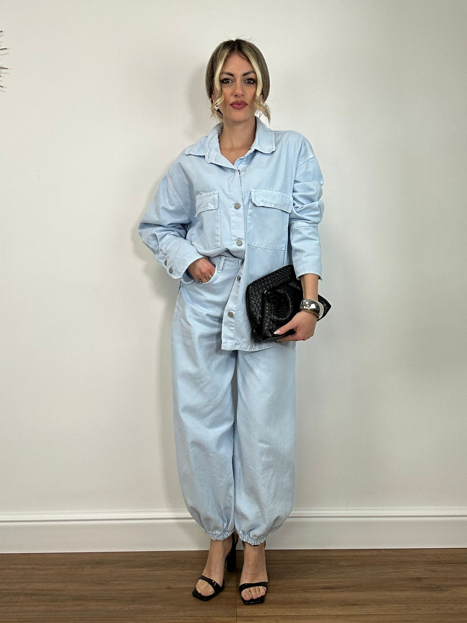 Coordinato di Jeans (Jeans + Camicia) - Lavaggio chiaro