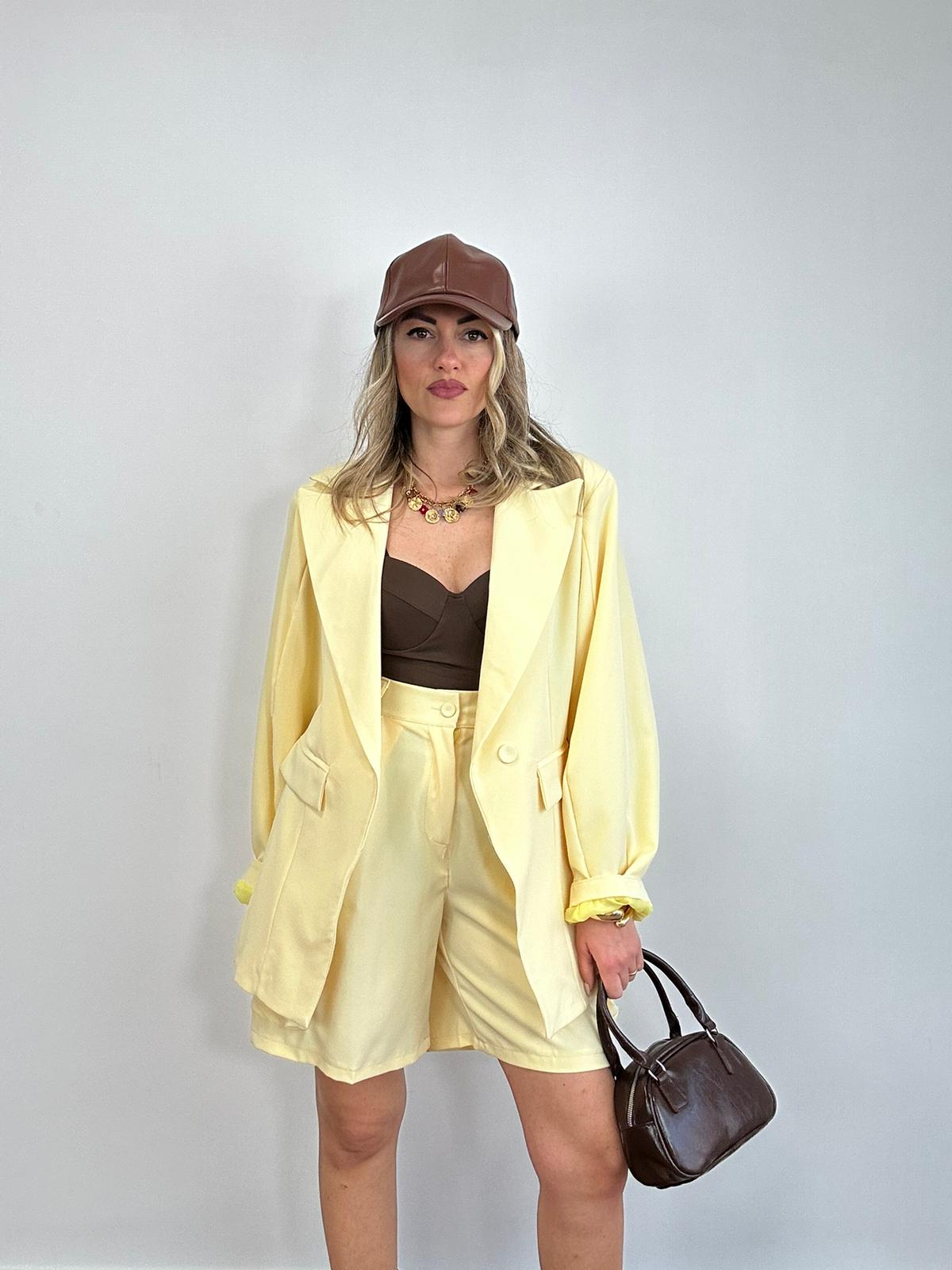 Coordinato (Blazer + Bermuda) Giallo Pastello