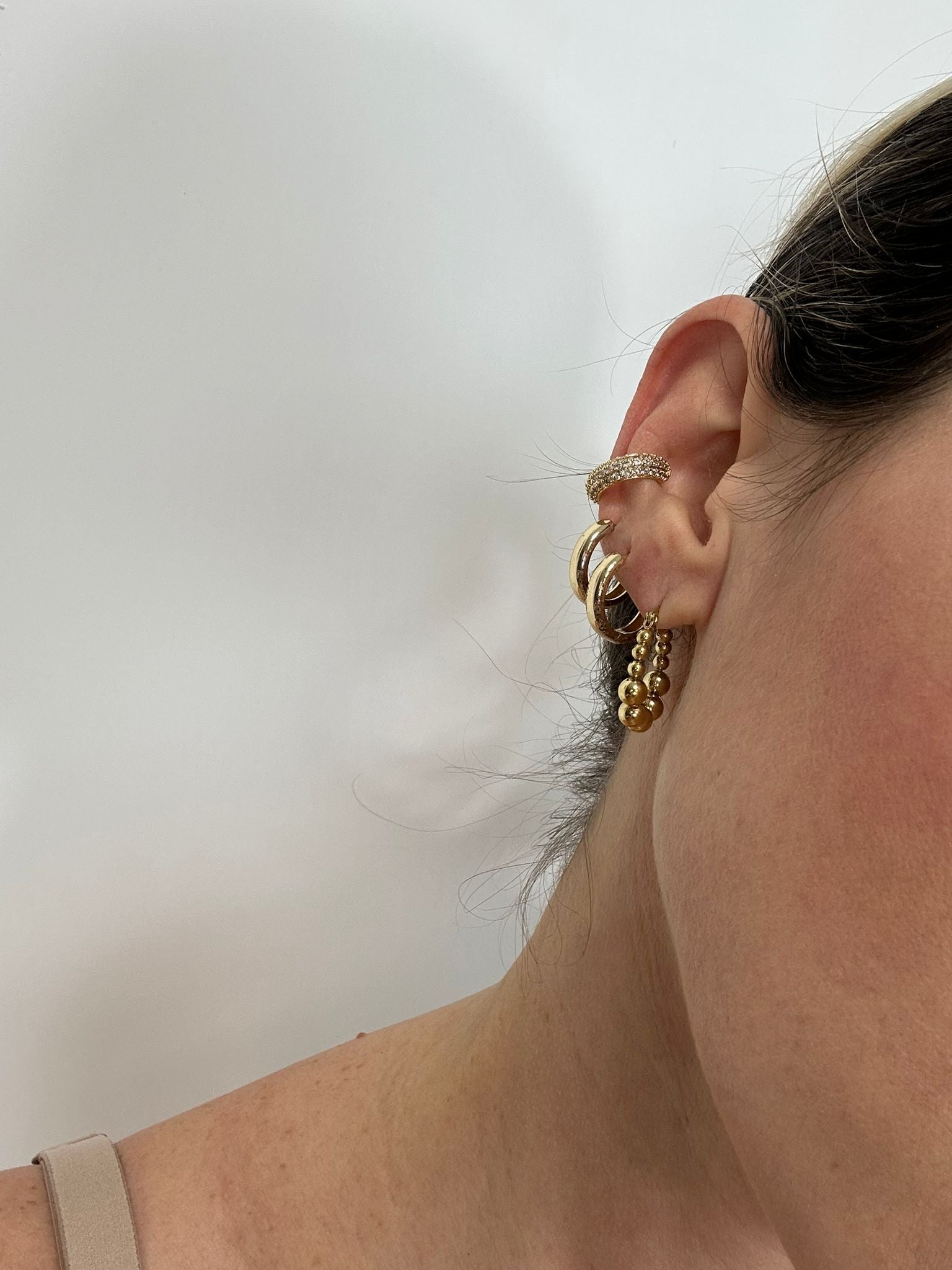 Ohrklemme + goldene Creolen