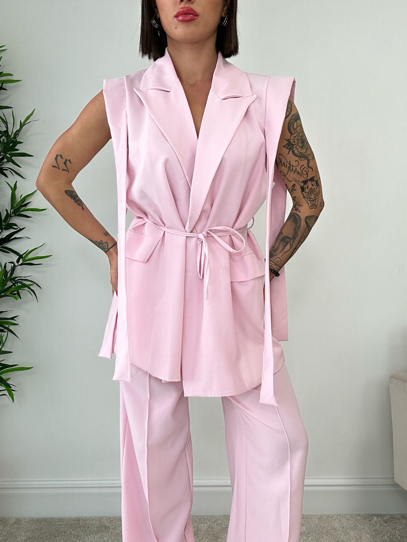 Costume Valencia (blazer sans manches + pantalon) rose