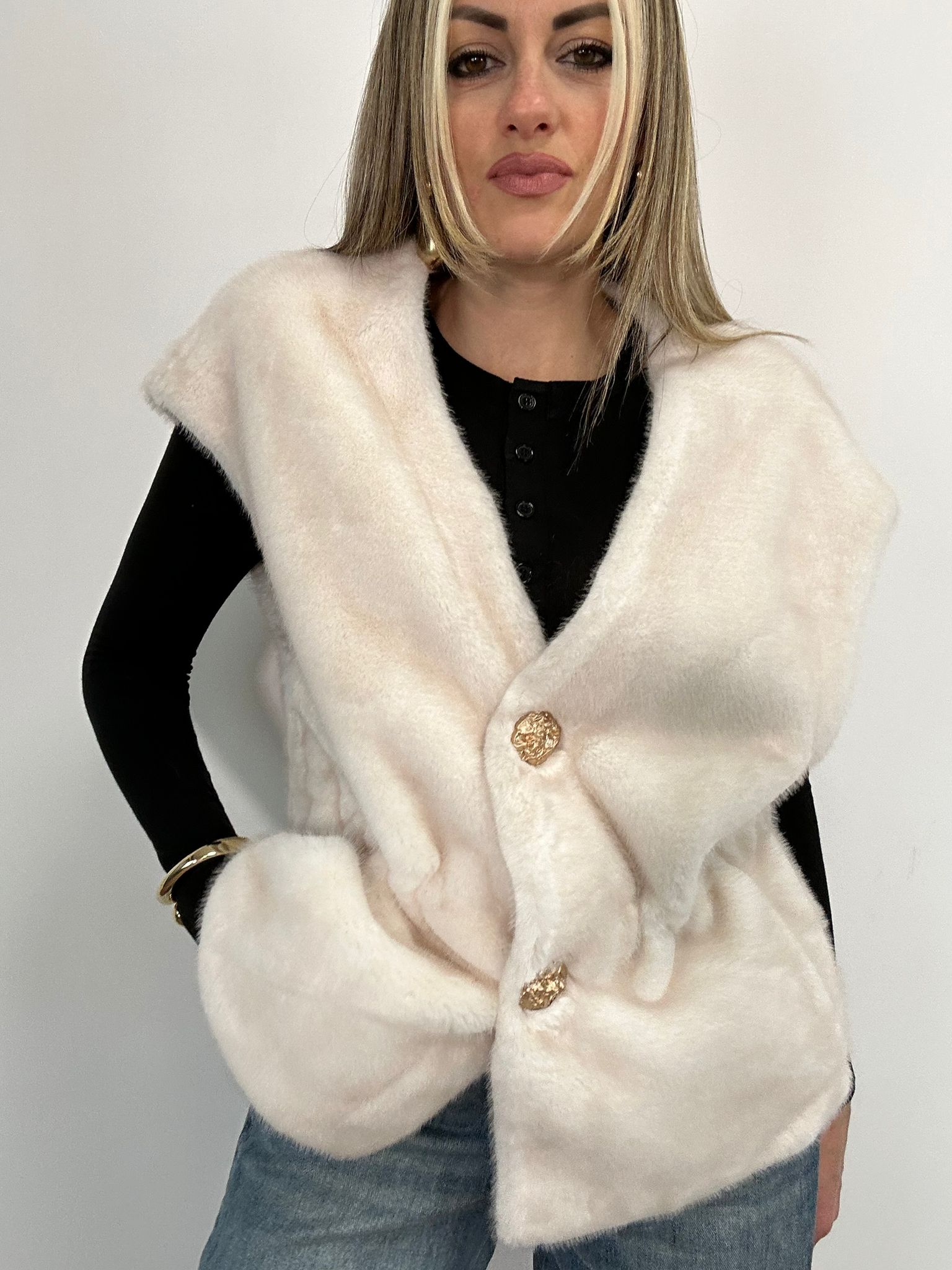 Gilet in Ecopelliccia Smanicato  W28036A - Bianco