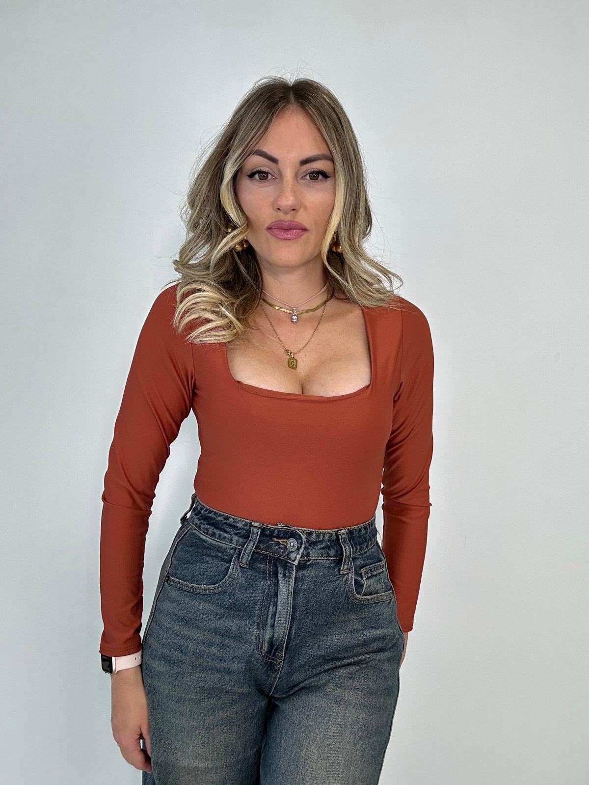 Body 5868 - Coccio