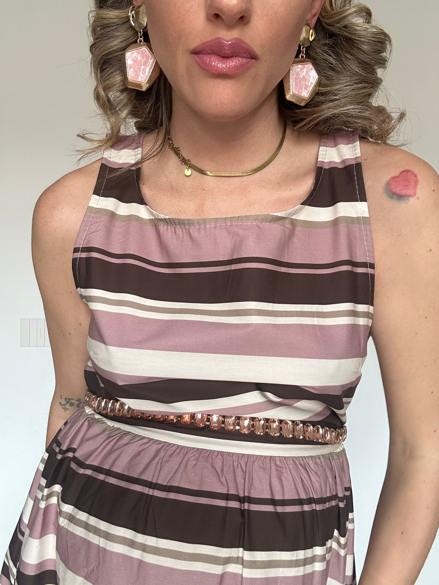 Orecchini con clip pietra rosa