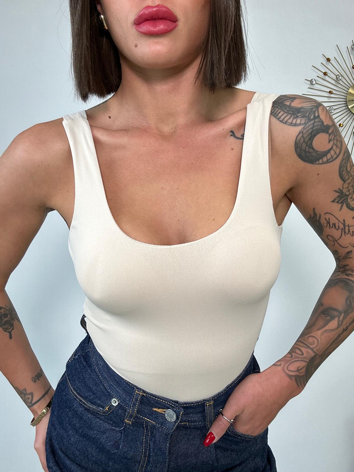 Body con coppe scollo rotondo - Beige