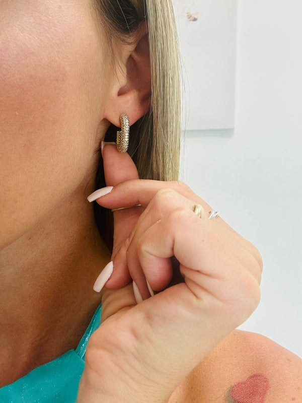 Halboffene rechteckige Ohrringe mit Strasssteinen – Gold AC77