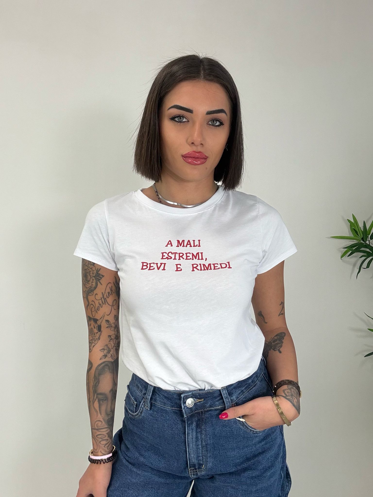 T-shirt "A mali estremi, bevi e rimedi"