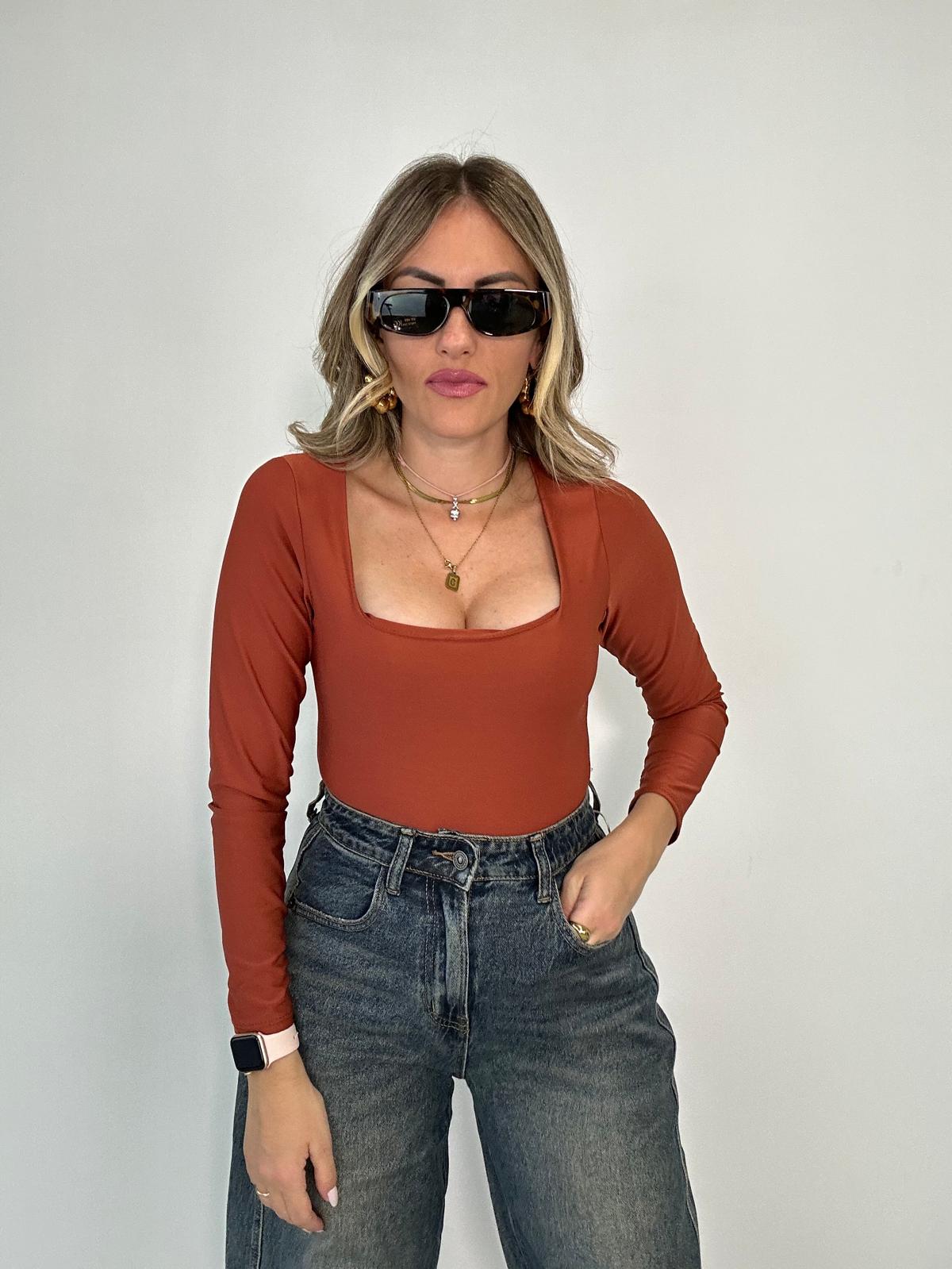 Body 5868 - Coccio