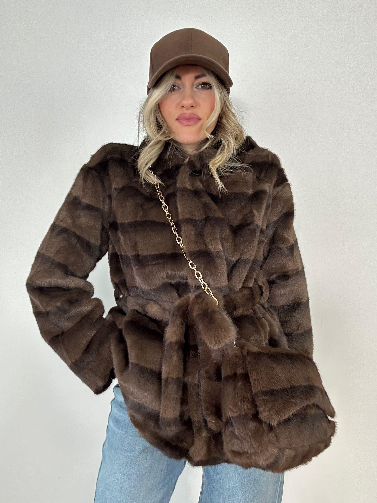 Cappotto in ecopelliccia PJ8215 - Marrone