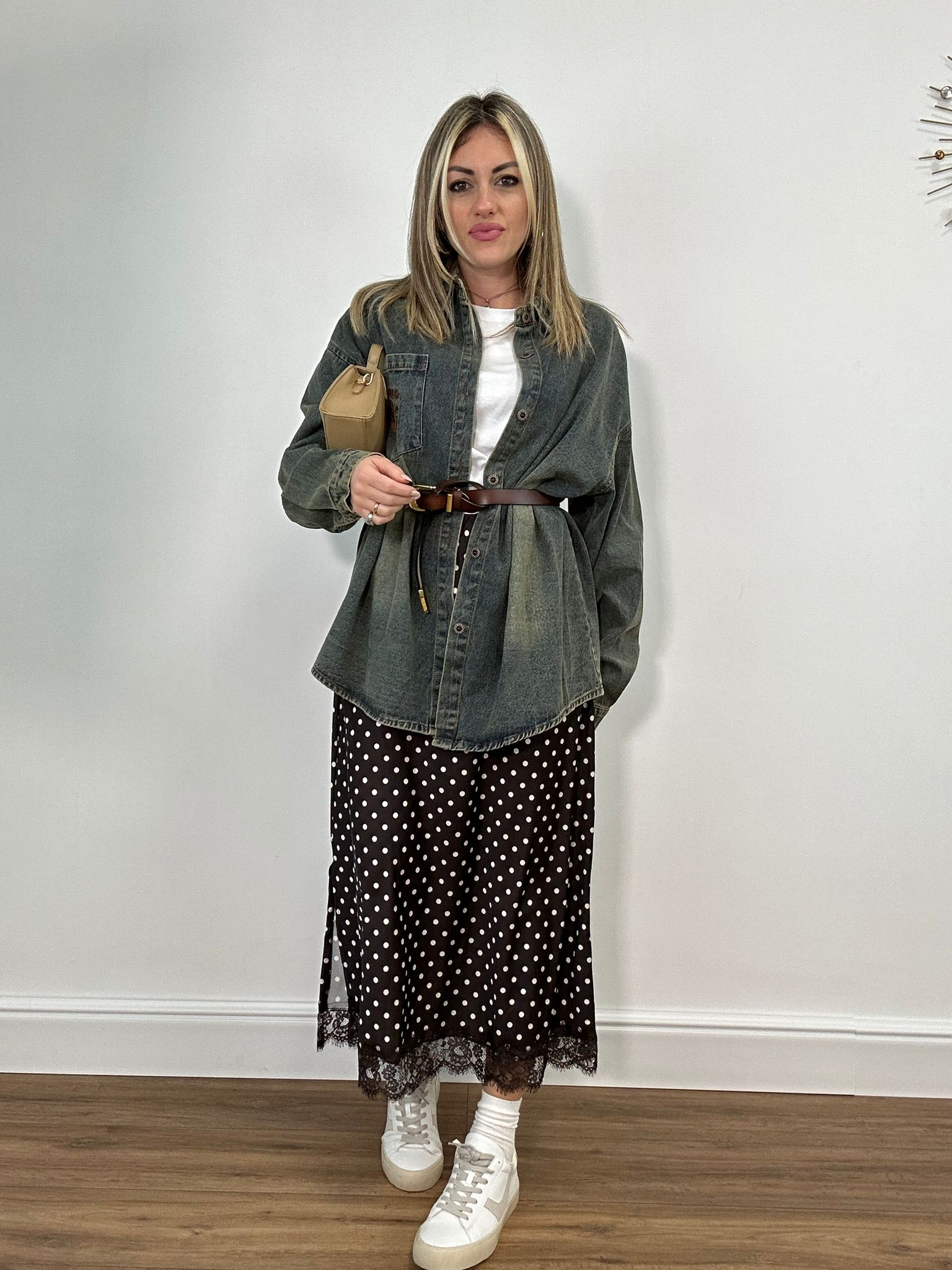 Gepunkteter Rock mit Stickerei 7932 - Braun