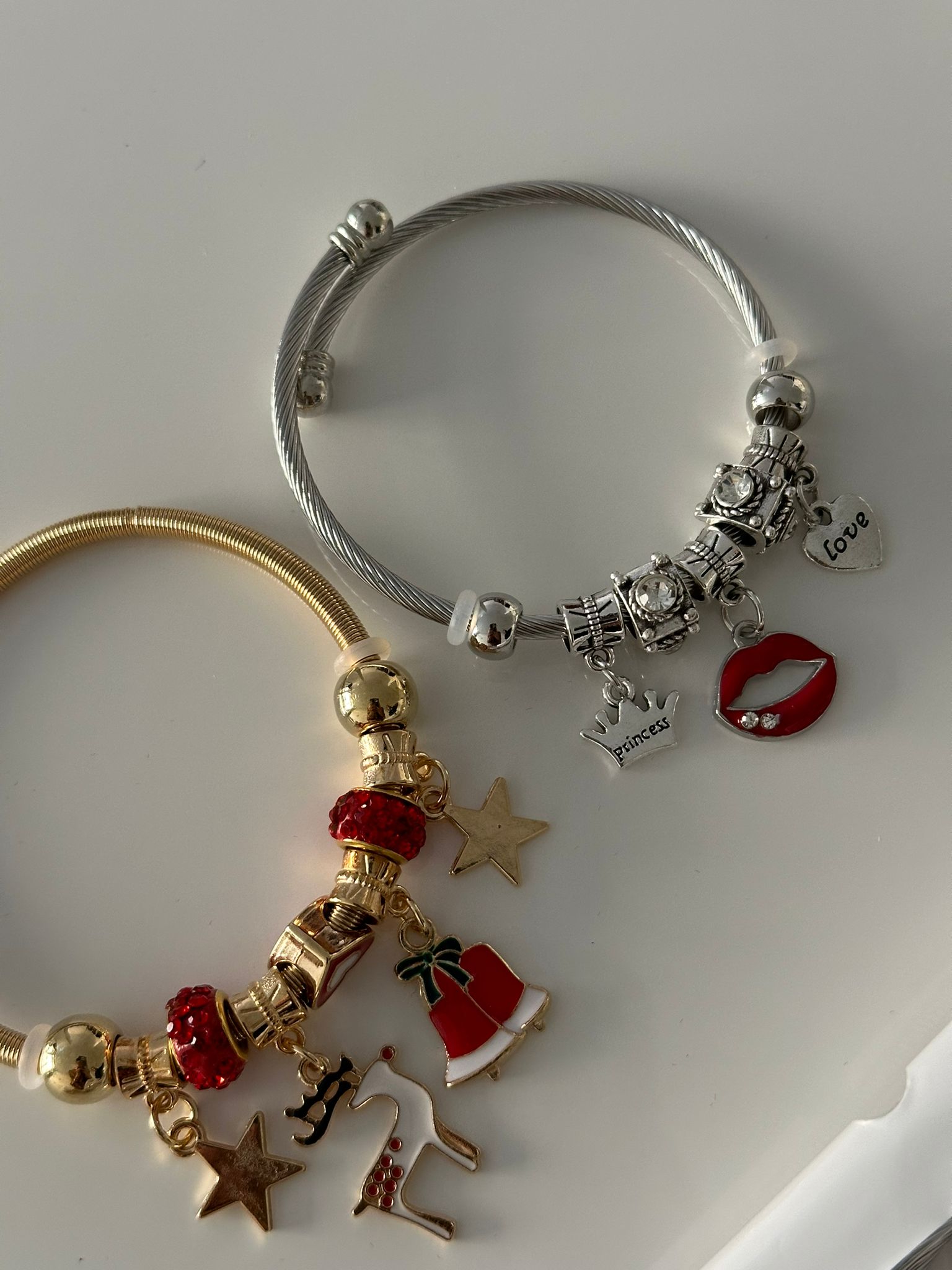 Bracciali con ciondoli - Vari Colori