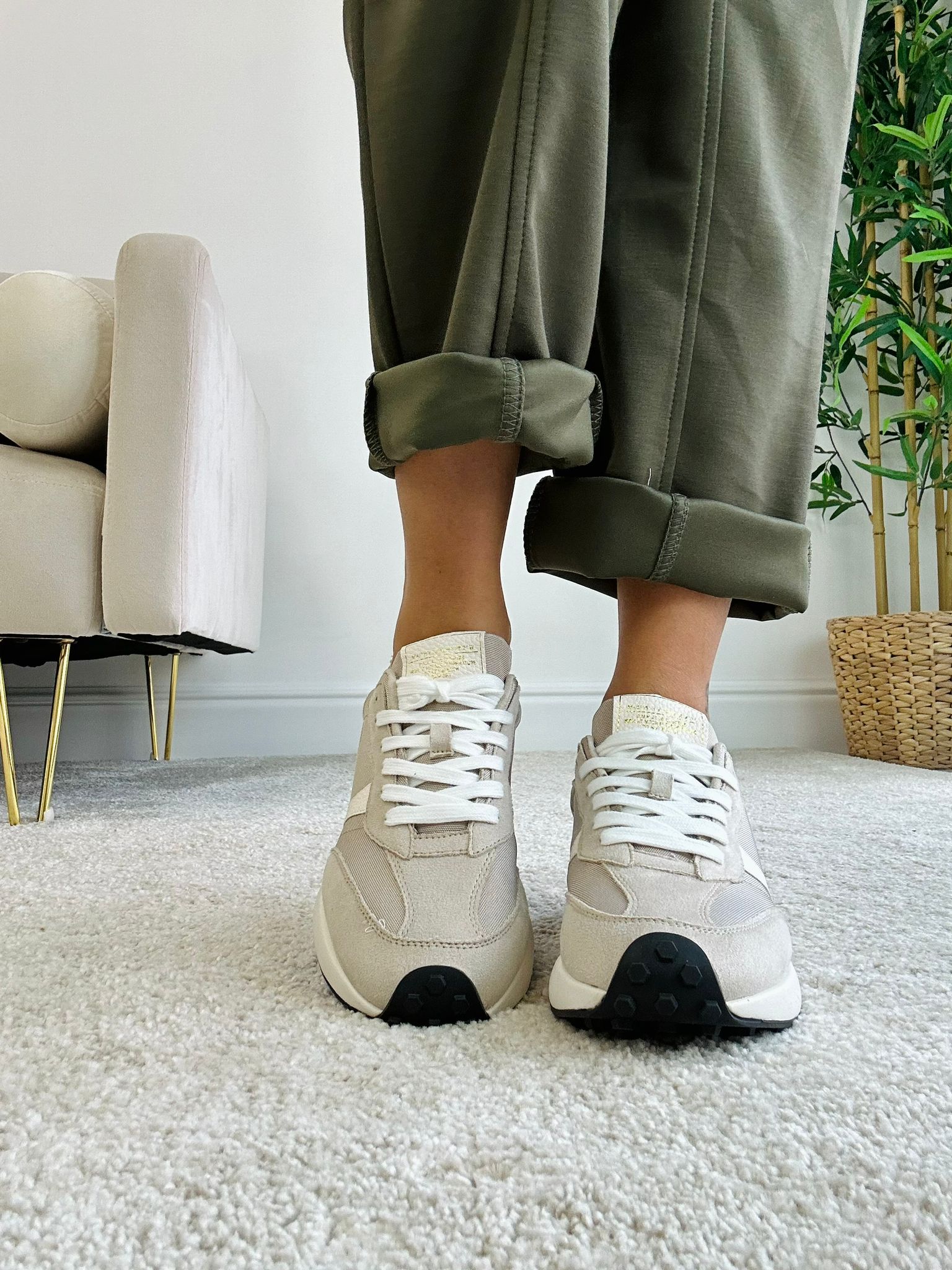 Corina Sneakers - Beige VERFÜGBAR 36-39