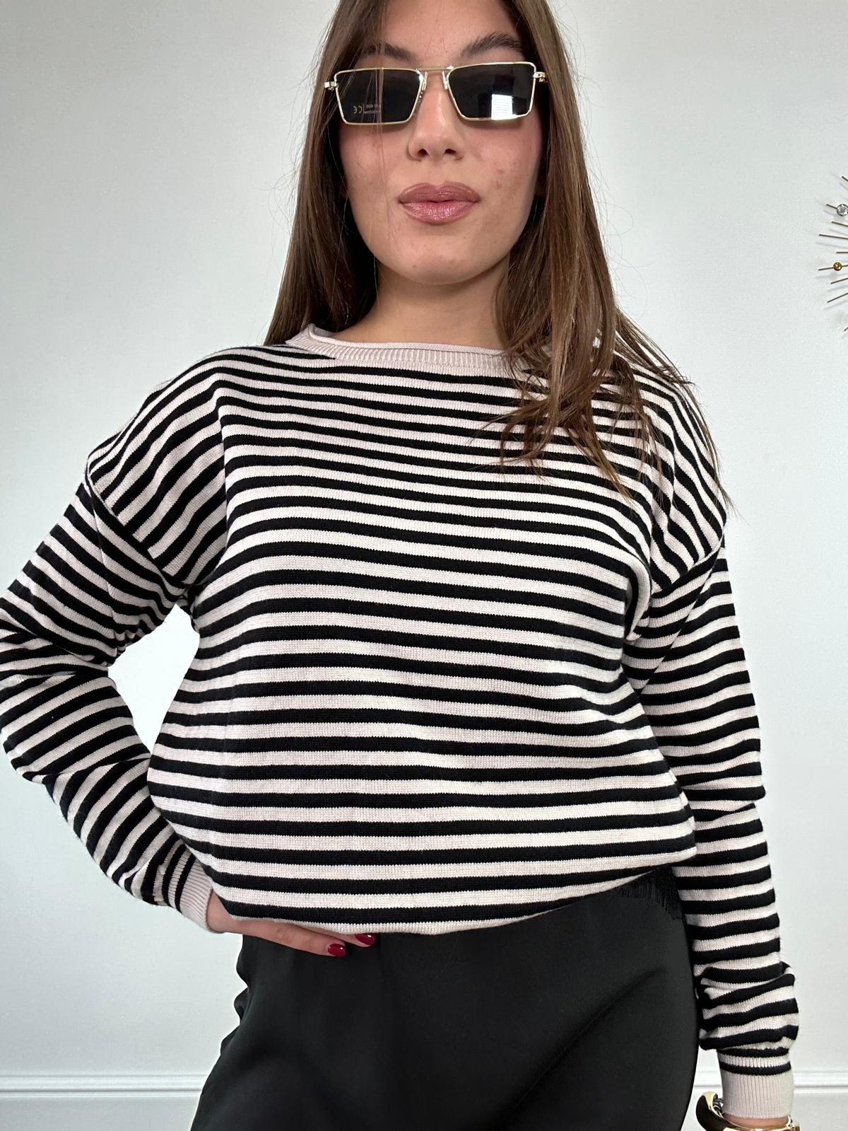 Maglioncino a righe A3214 - Nero