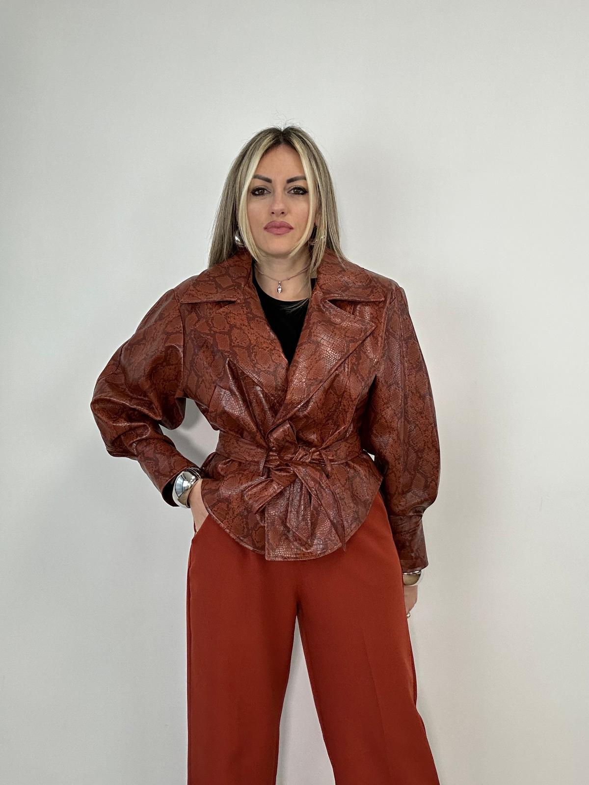 Giacca in ecopelle pitonata GCH2626 - Coccio