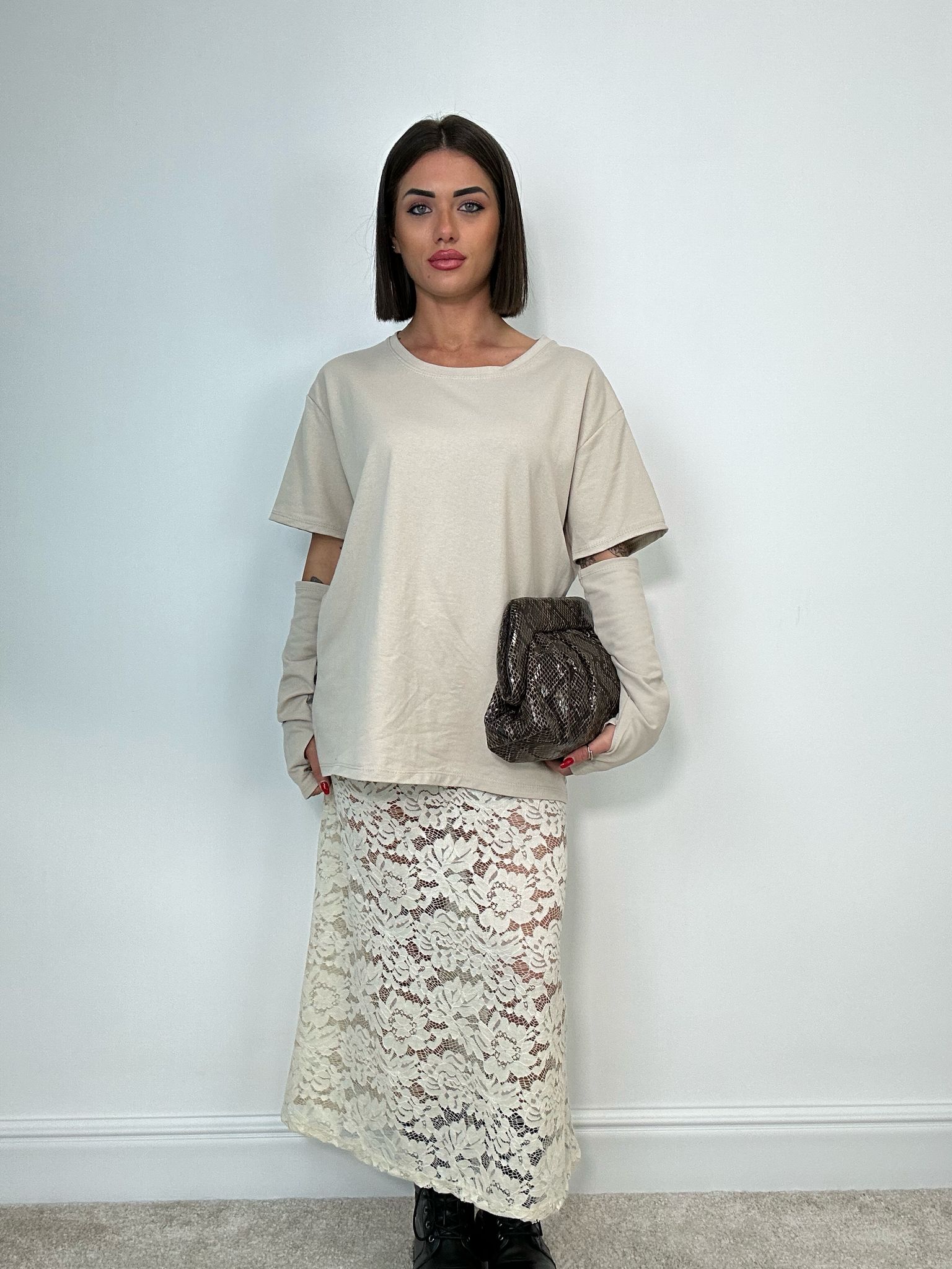T-Shirt con Manicotti - Beige