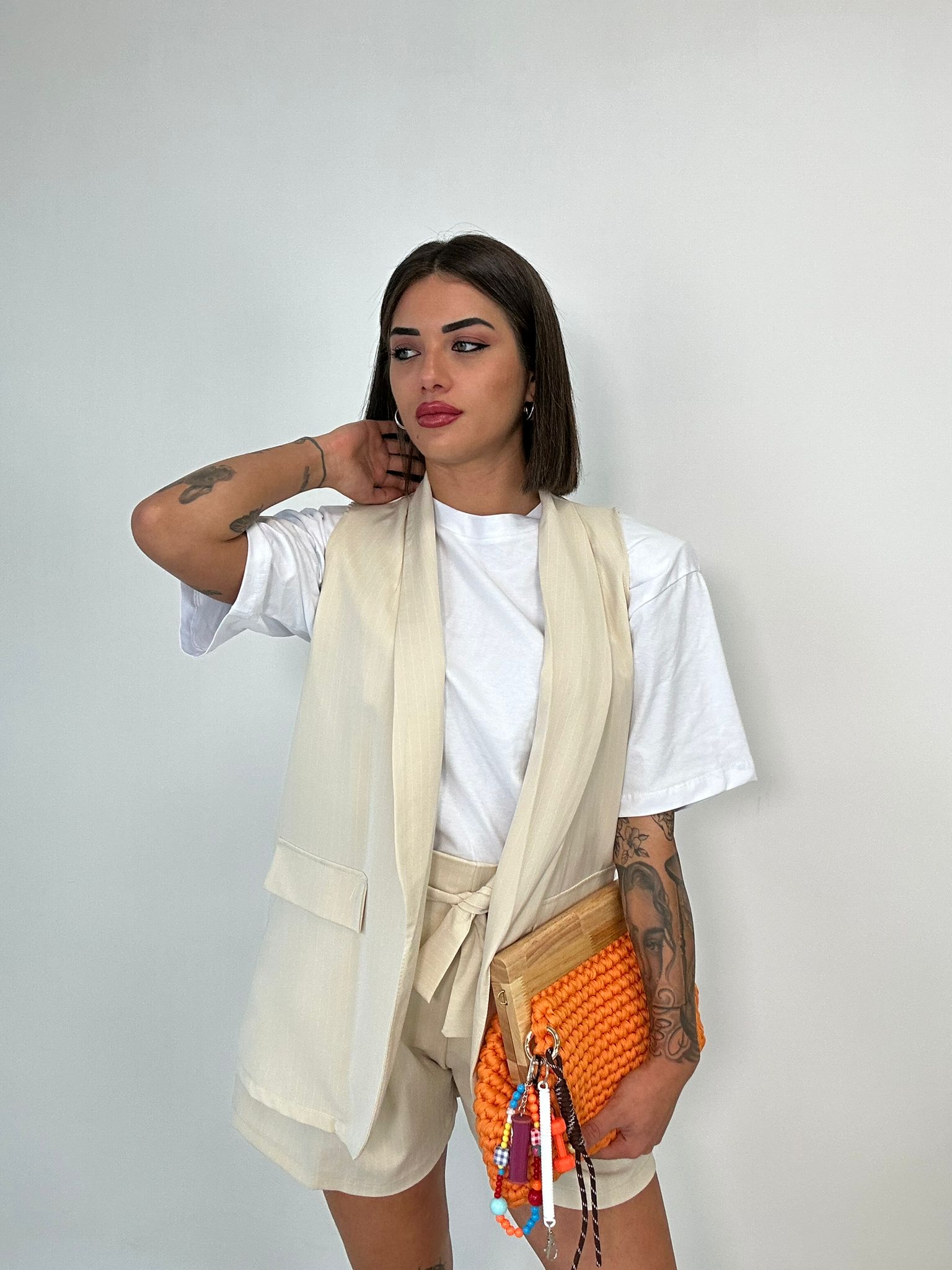 Coordinato Gessato ( Pantaloncino + Blazer smanicato ) Beige
