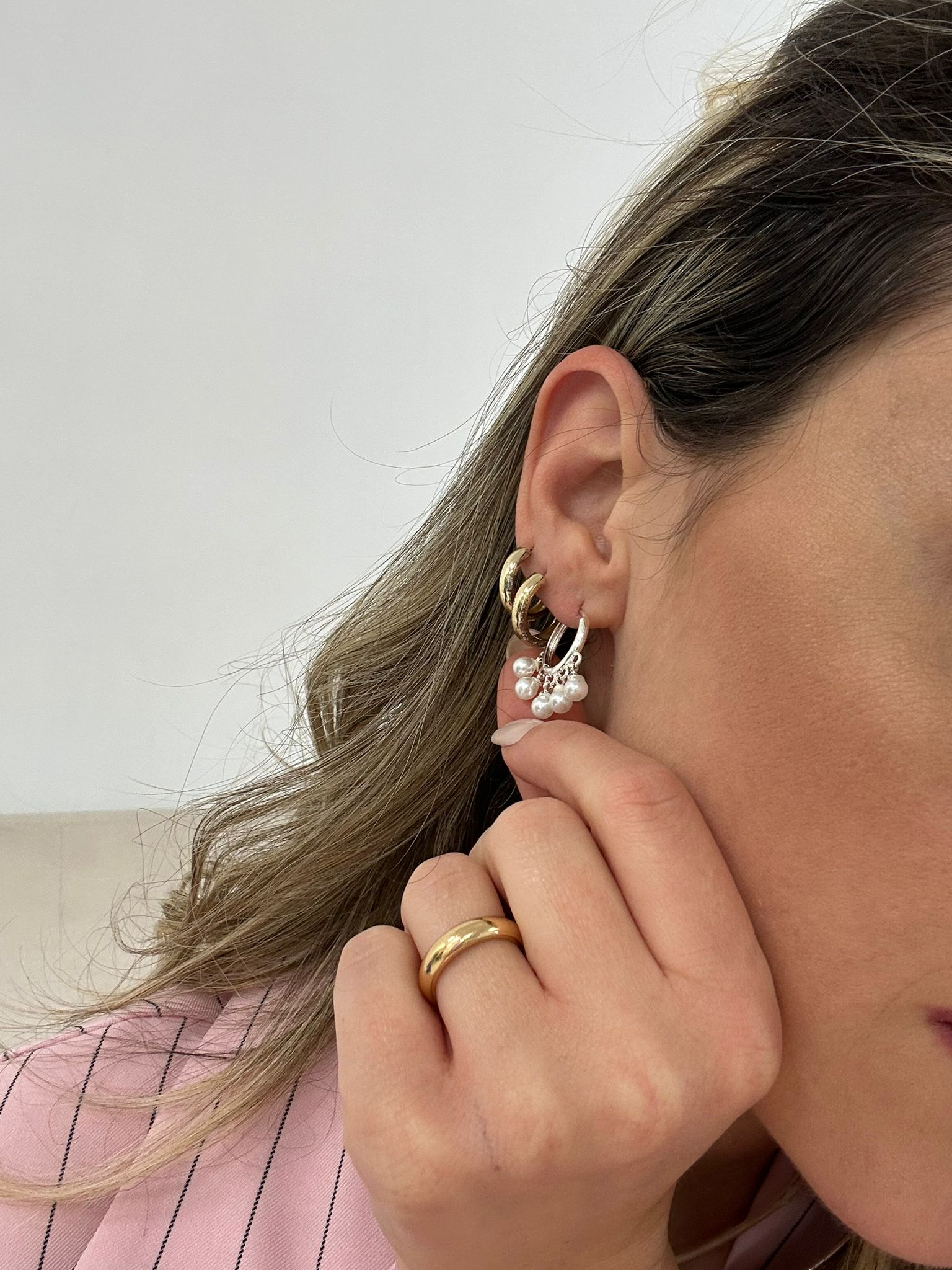 Orecchini a cerchietto con perline