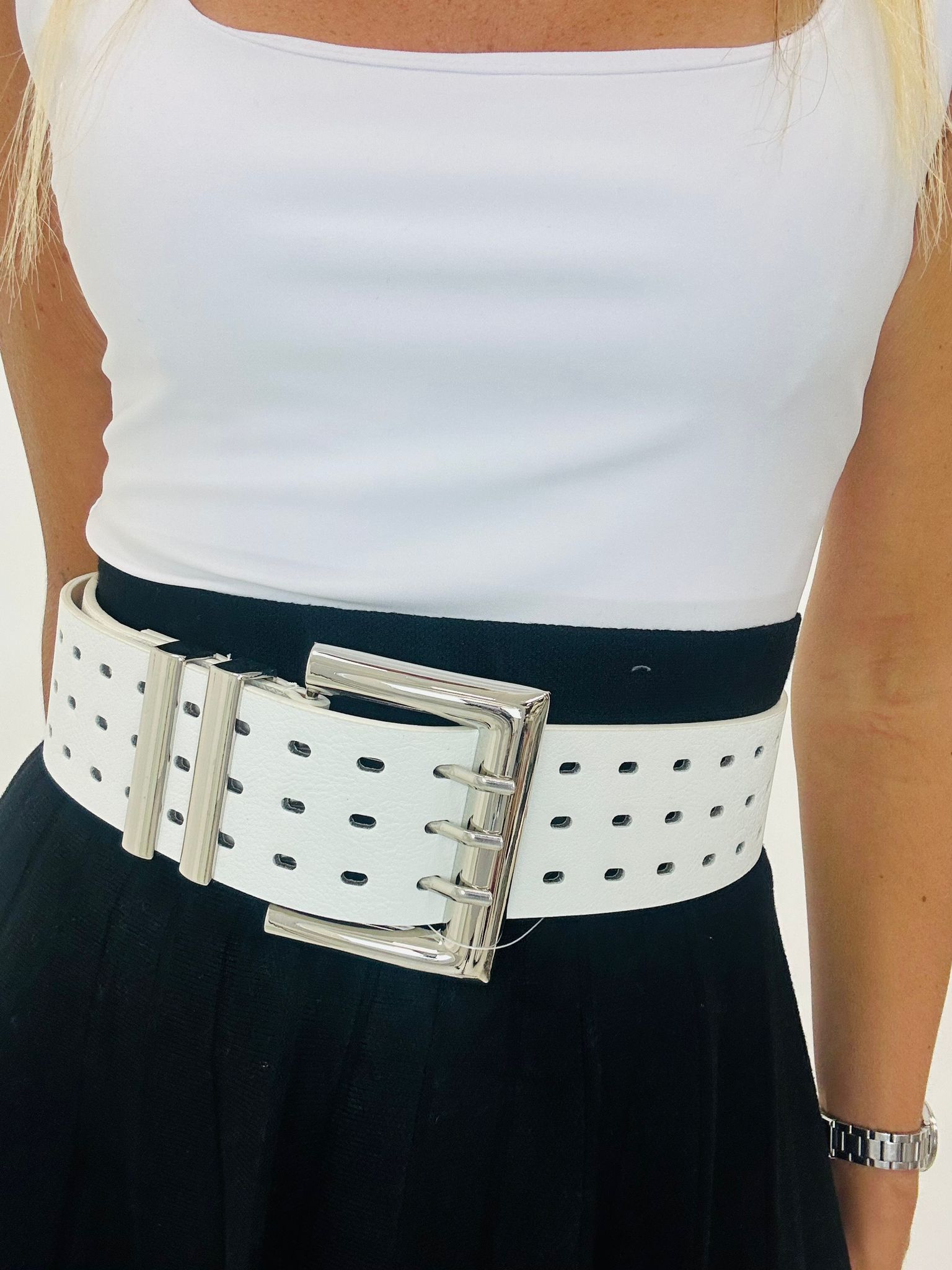 Ceinture à trous et boucle argentée - Blanc