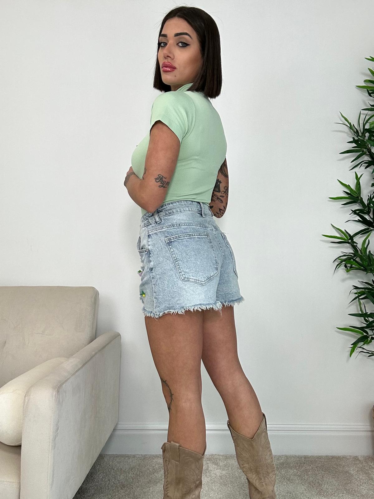 Short di Jeans con Dettagli in Rilievo - Lavaggio Chiaro