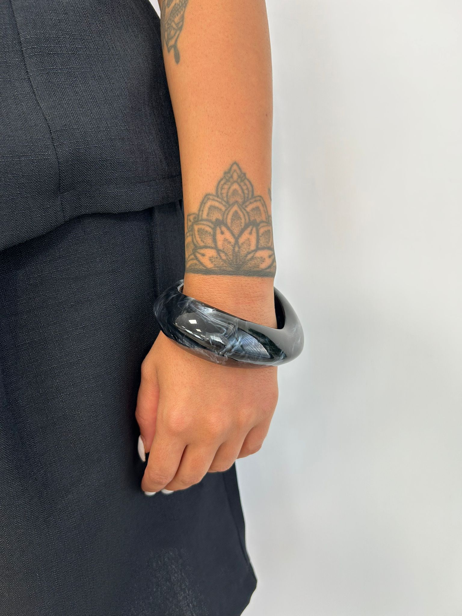 Bracciale Bangle Asimmetrico - Nero