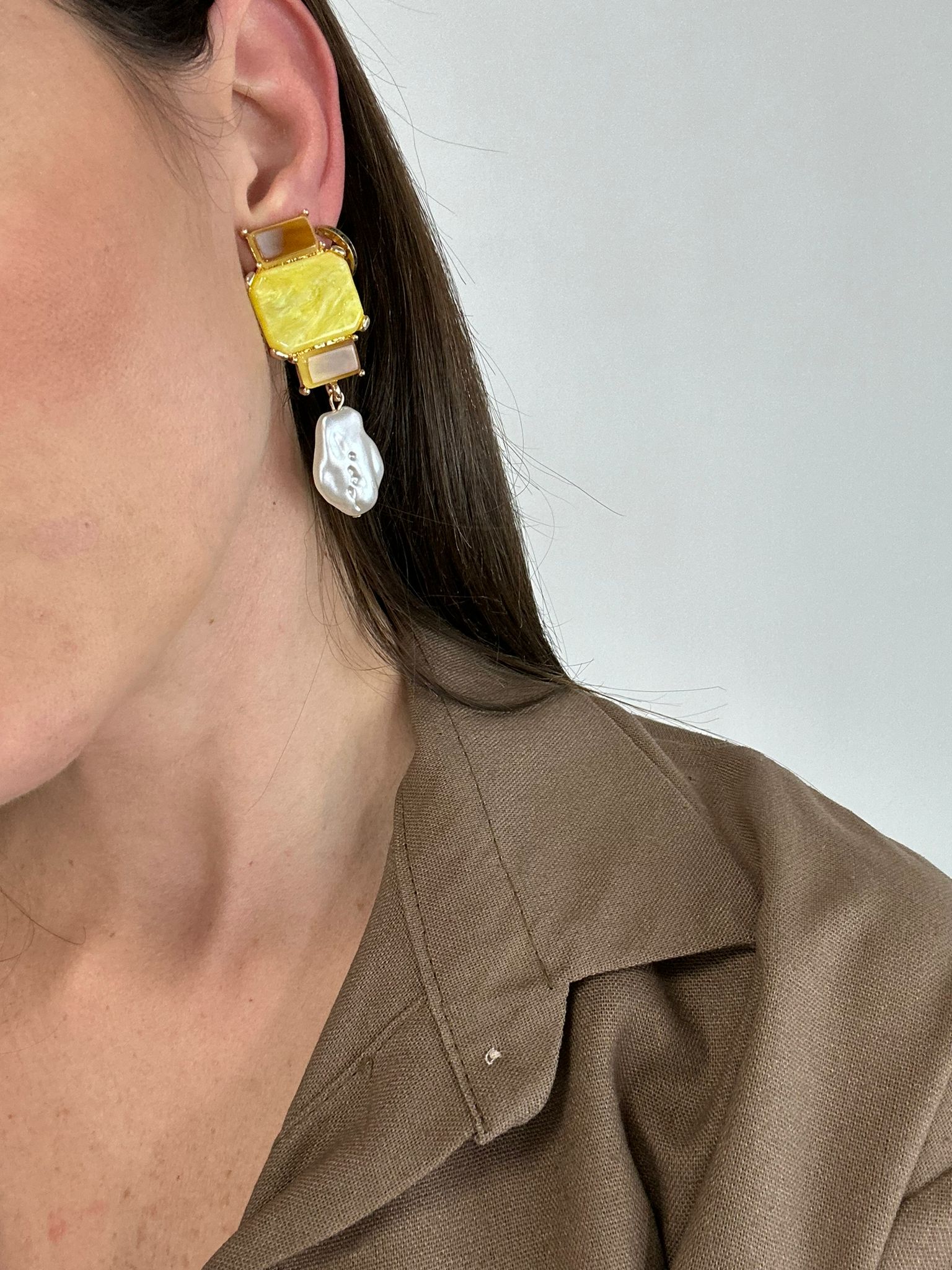 Orecchini a clip con pietre - Giallo e Marrone